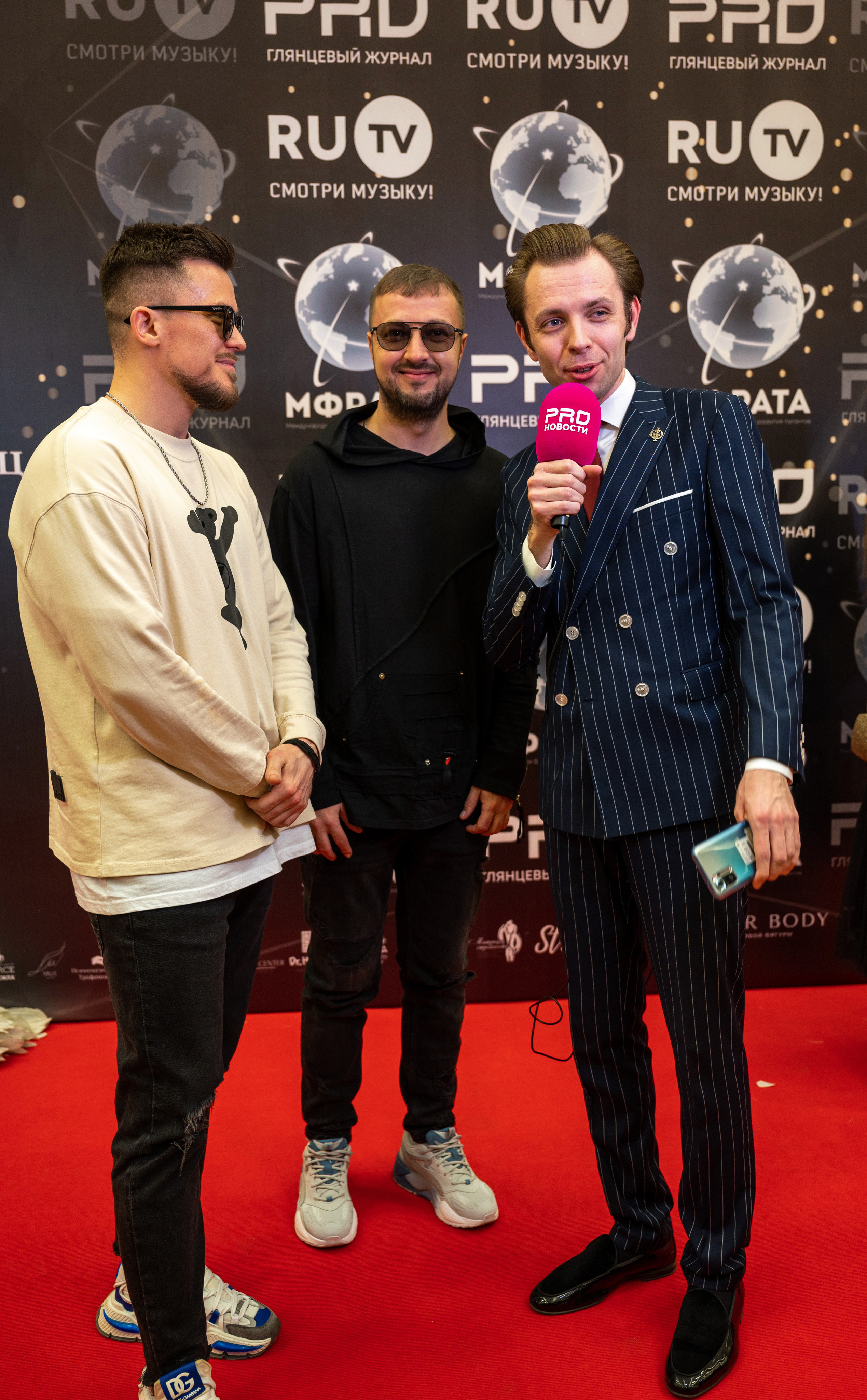 Звезды над Москвой-Кремль. Семейный и контент фотограф в Москве Alira