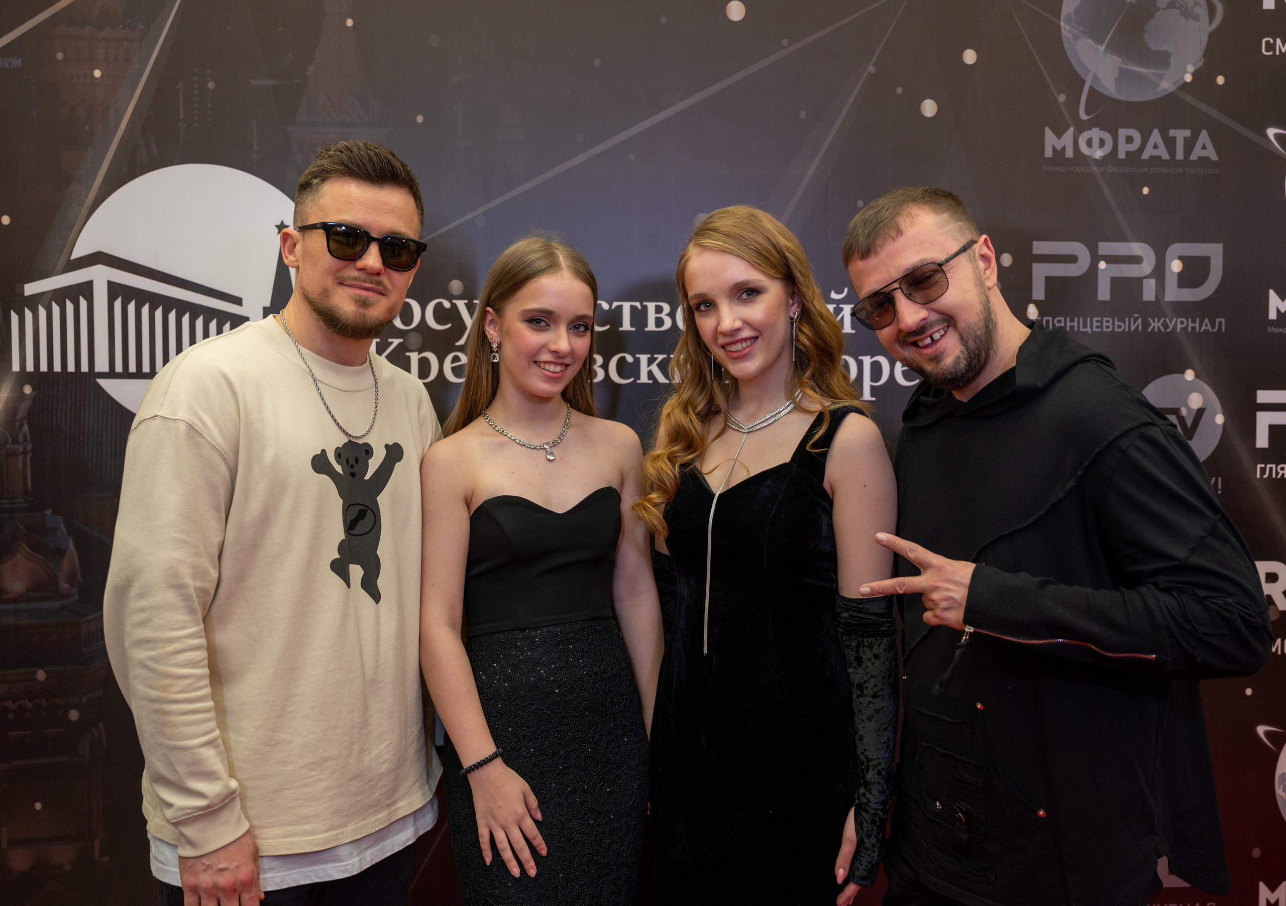 Звезды над Москвой-Кремль. Семейный и контент фотограф в Москве Alira