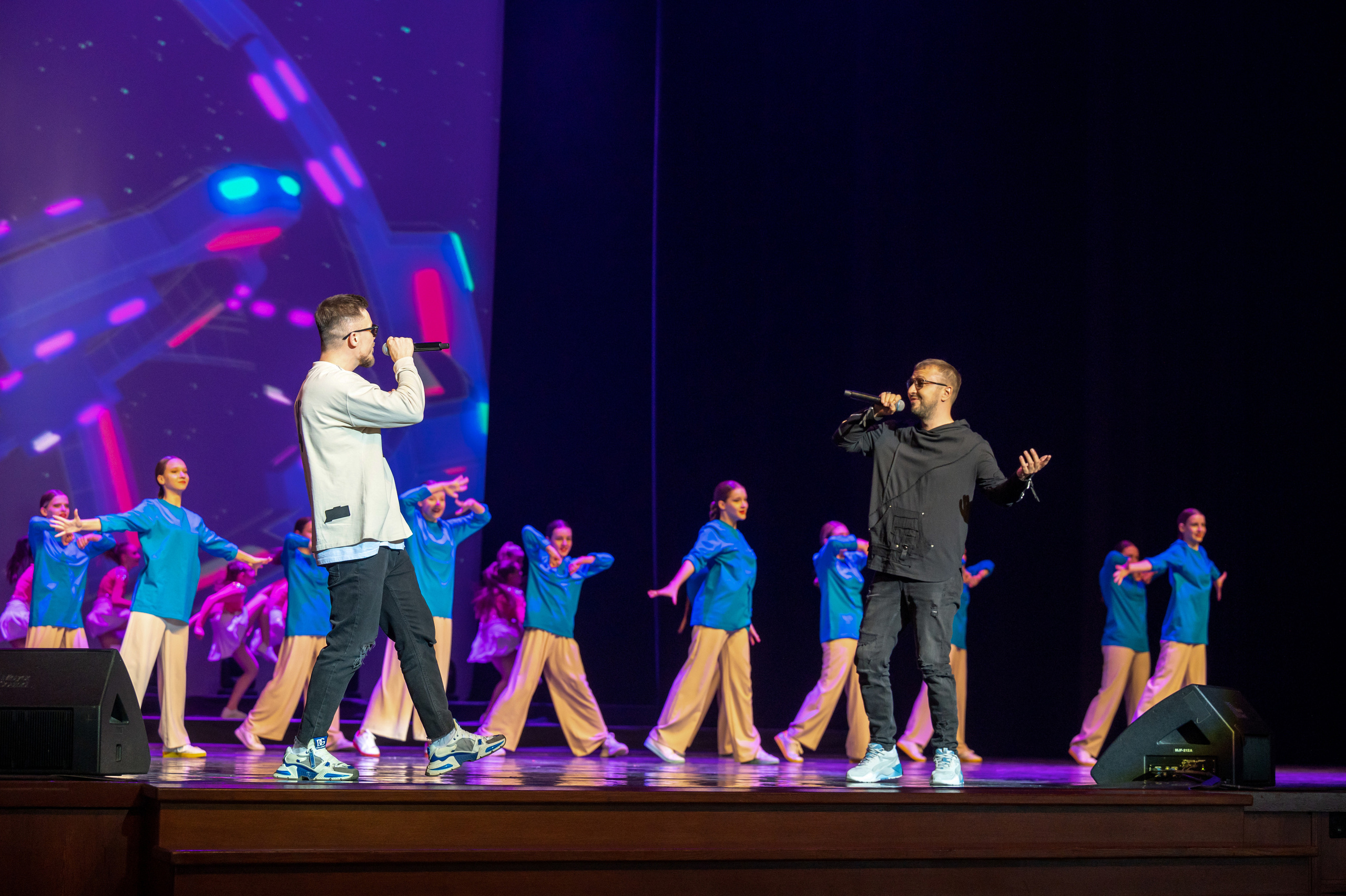 Звезды над Москвой-Кремль. Семейный и контент фотограф в Москве Alira