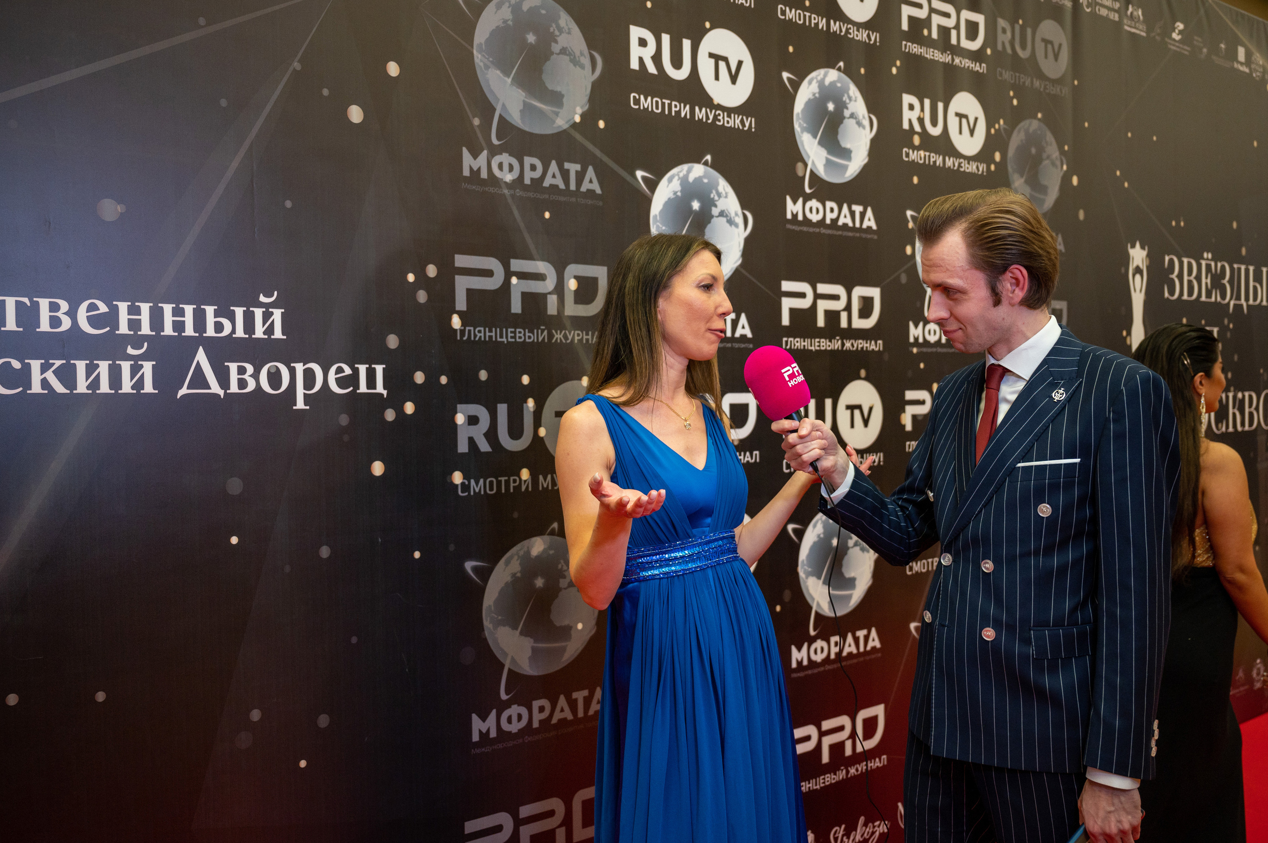 Звезды над Москвой-Кремль. Семейный и контент фотограф в Москве Alira