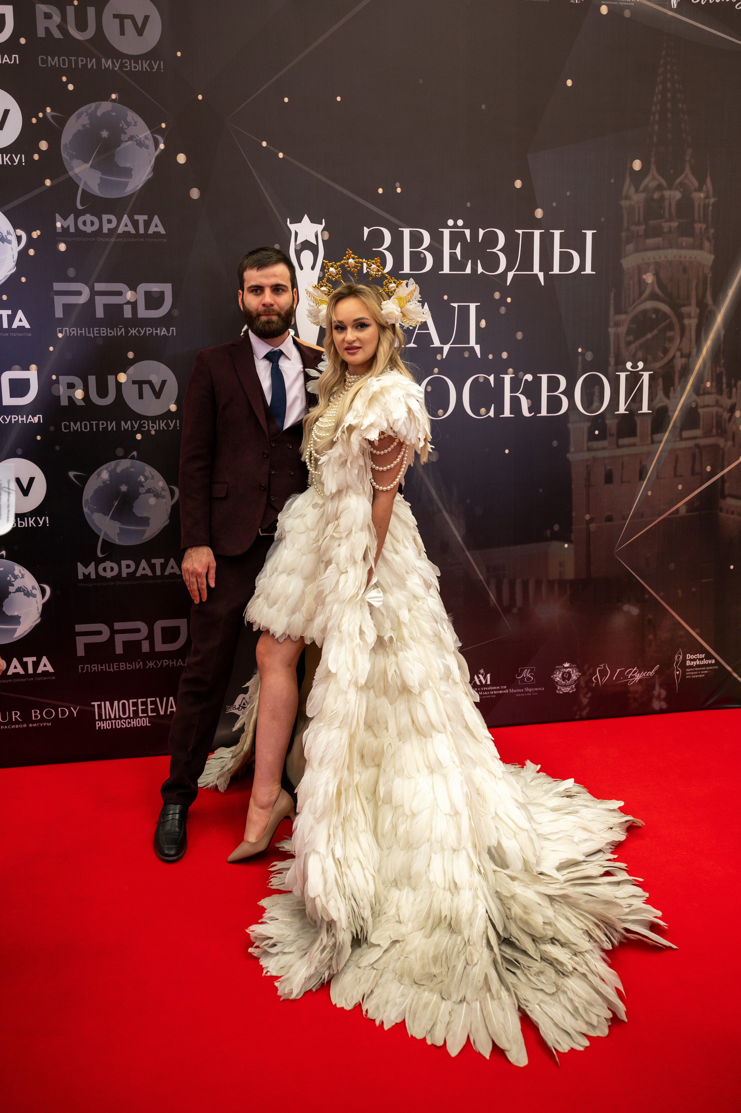 Звезды над Москвой-Кремль. Семейный и контент фотограф в Москве Alira