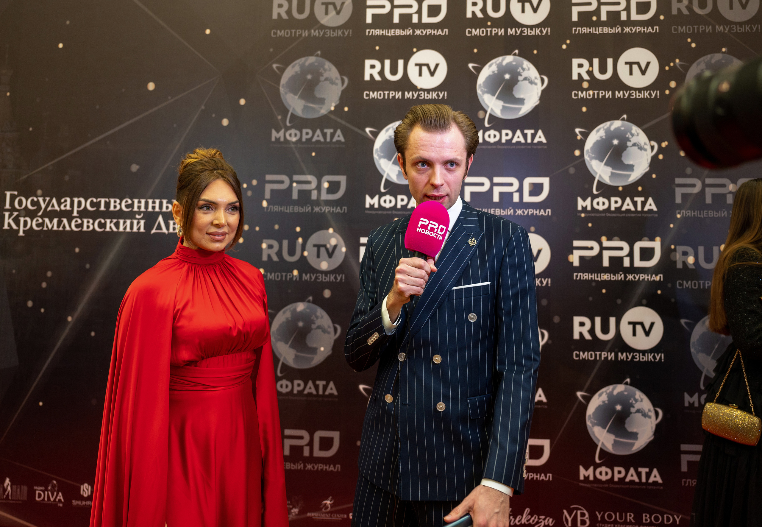 Звезды над Москвой-Кремль. Семейный и контент фотограф в Москве Alira