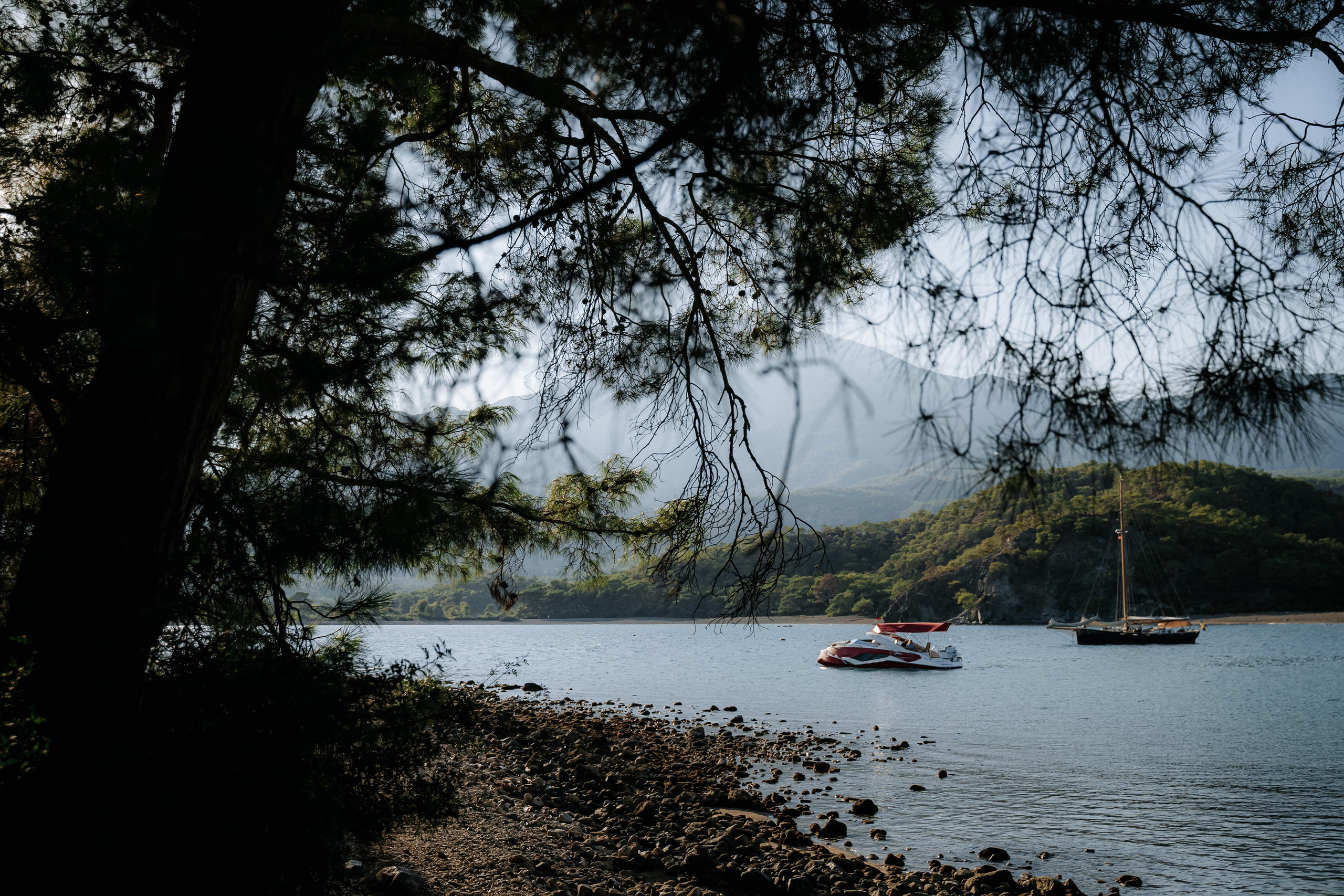Family in Phaselis Antik. Wedding & Documentary Photographer based in Nuremberg — available across Europe & Turkey | Vitalii Nasonov