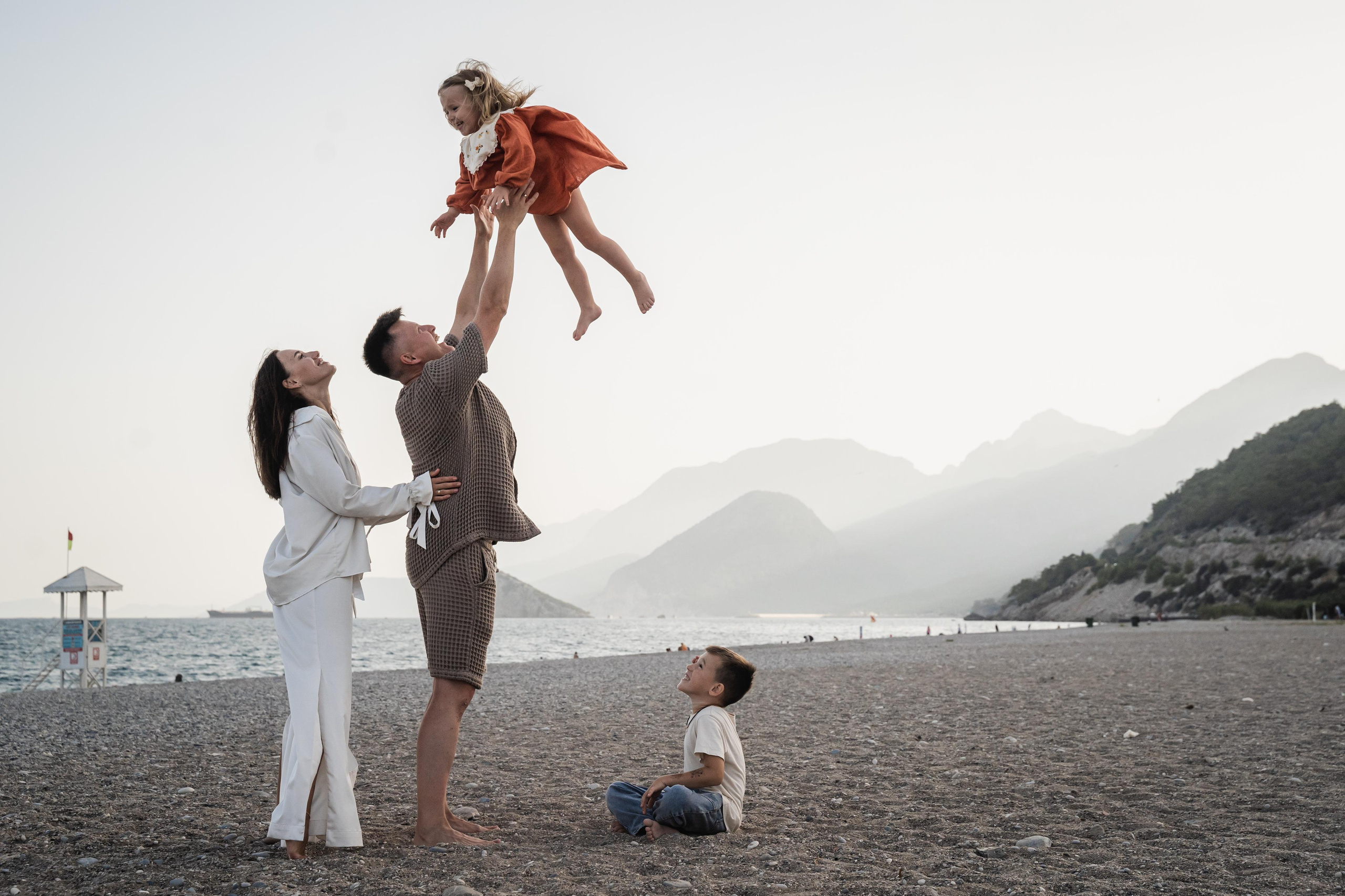 Hearts of four. Wedding & Documentary Photographer based in Nuremberg — available across Europe & Turkey | Vitalii Nasonov