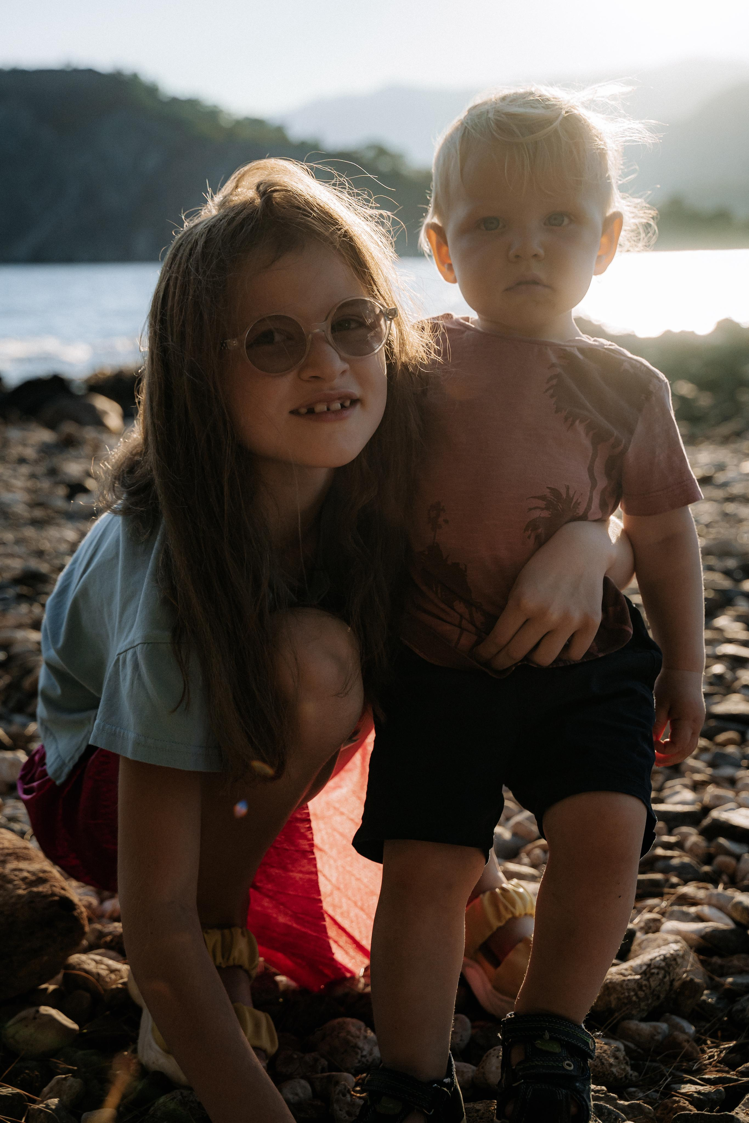 Family in Phaselis Antik. Wedding & Documentary Photographer based in Nuremberg — available across Europe & Turkey | Vitalii Nasonov