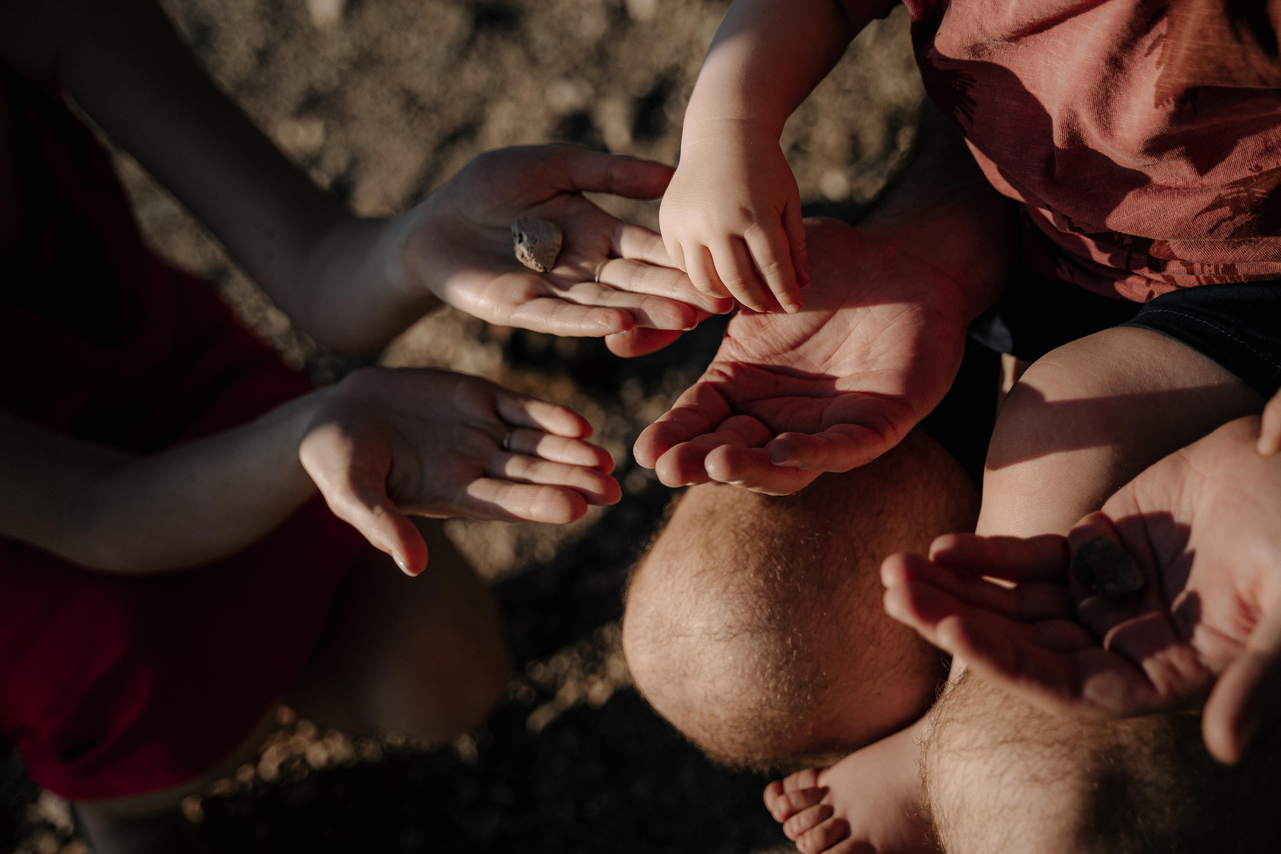 Family in Phaselis Antik. Wedding & Documentary Photographer based in Nuremberg — available across Europe & Turkey | Vitalii Nasonov