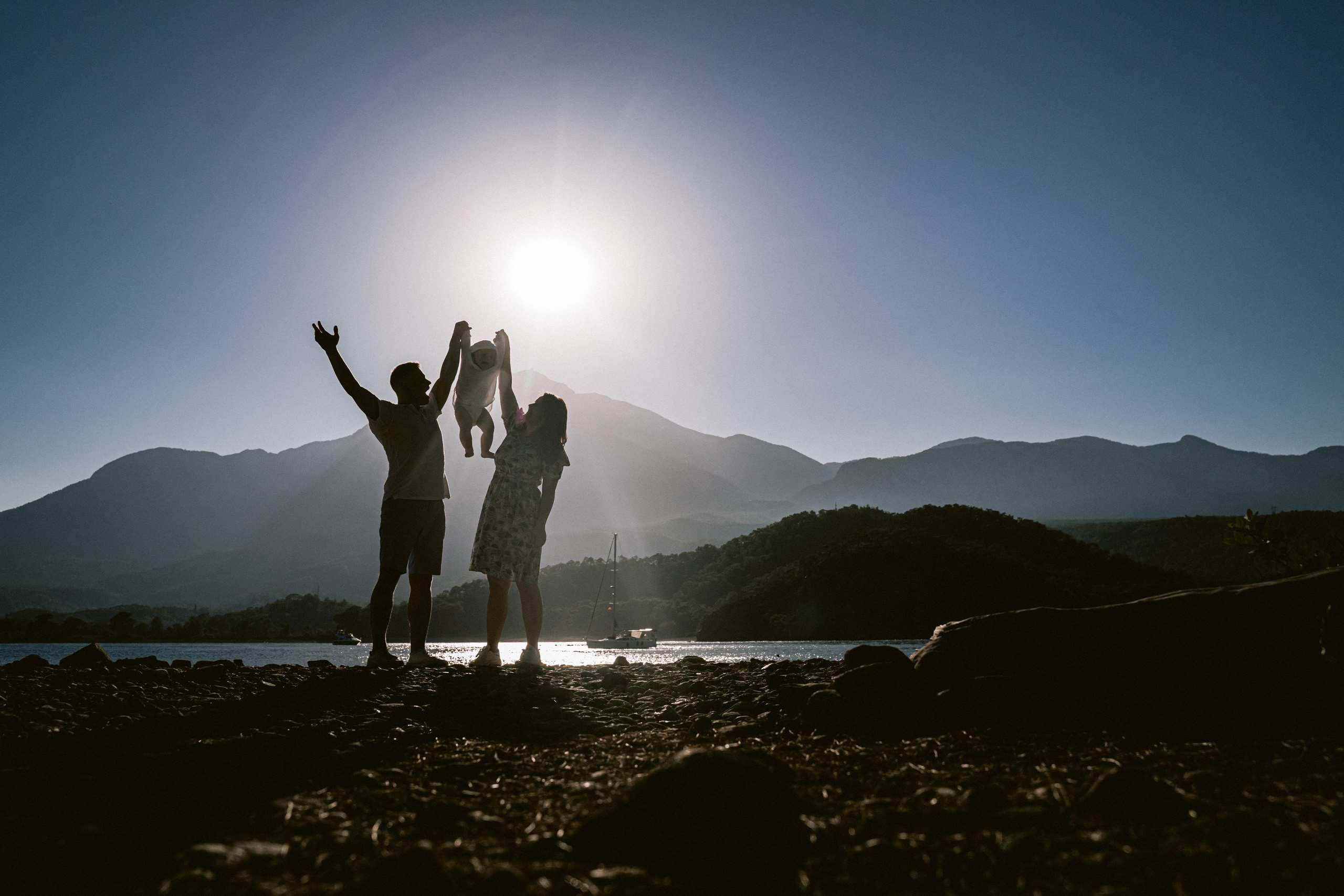 Sour strawberries in Phaselis. Kemer. Wedding & Documentary Photographer based in Nuremberg — available across Europe & Turkey | Vitalii Nasonov
