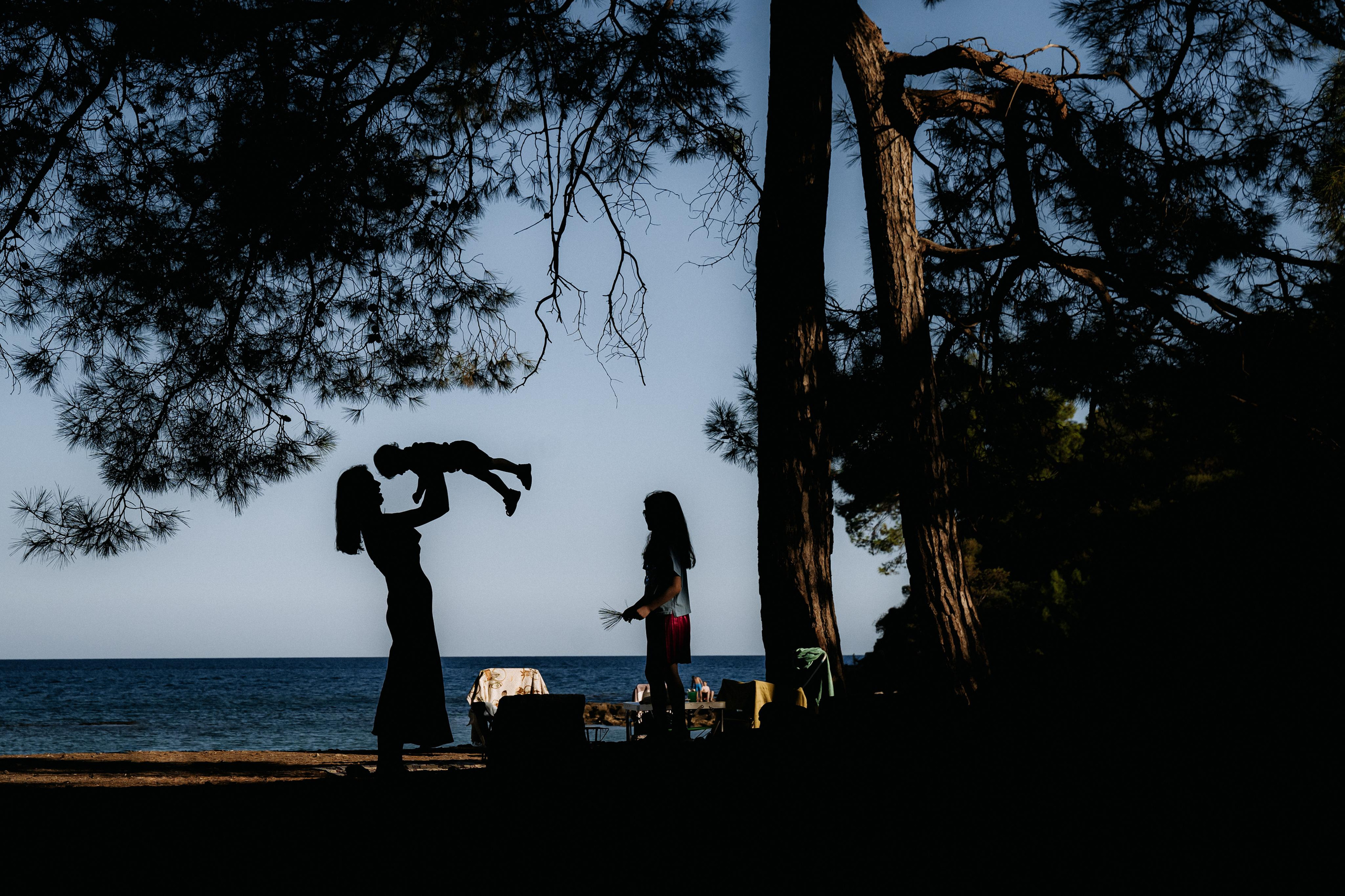 Family in Phaselis Antik. Wedding & Documentary Photographer based in Nuremberg — available across Europe & Turkey | Vitalii Nasonov