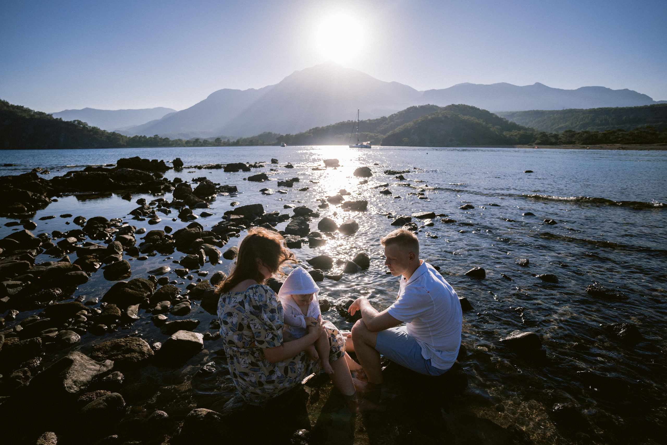 Sour strawberries in Phaselis. Kemer. Wedding & Documentary Photographer based in Nuremberg — available across Europe & Turkey | Vitalii Nasonov