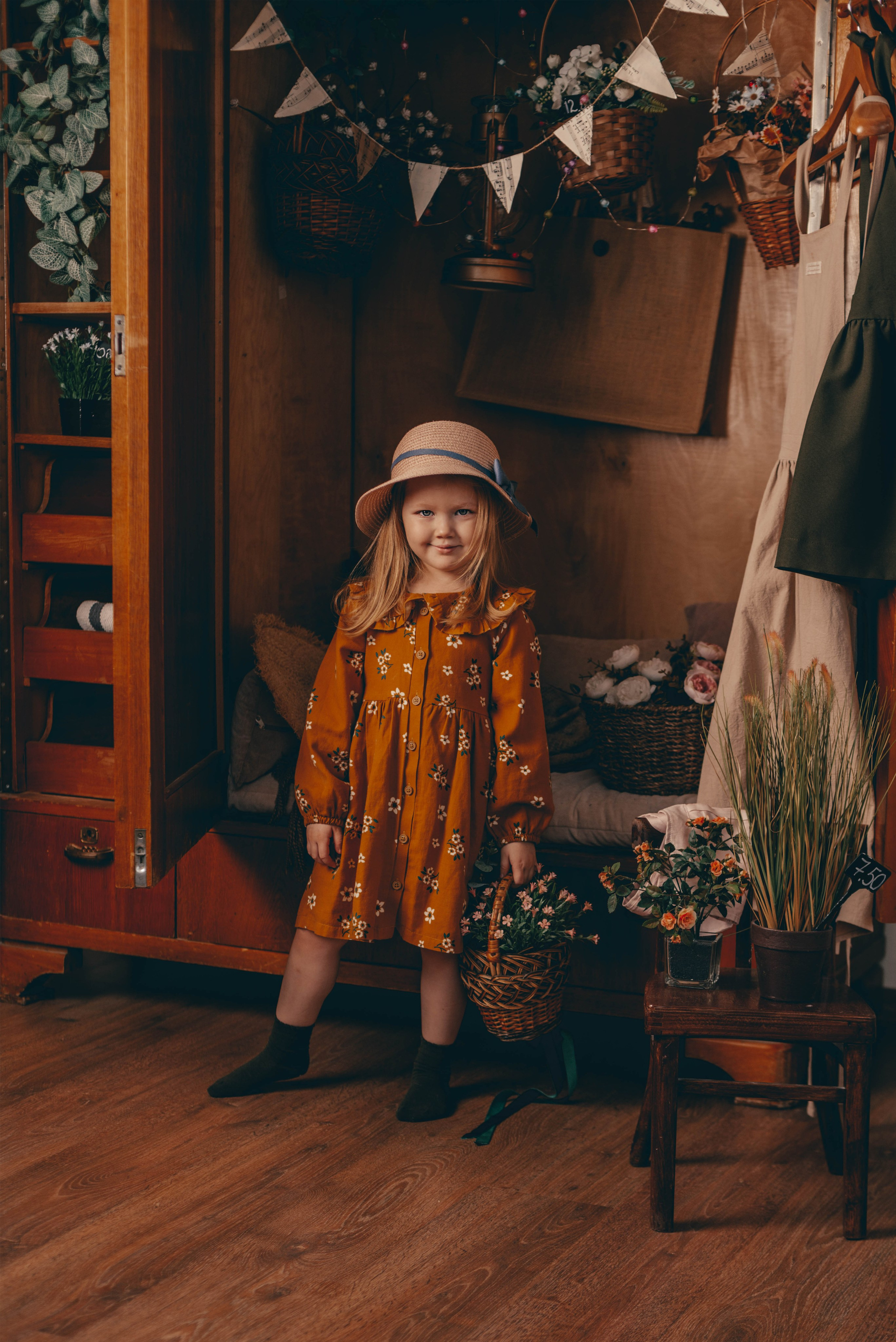 Цветочница / Детская художественная портретная фото-съемка. Фотограф в Санкт-Петербурге Марина Парникова