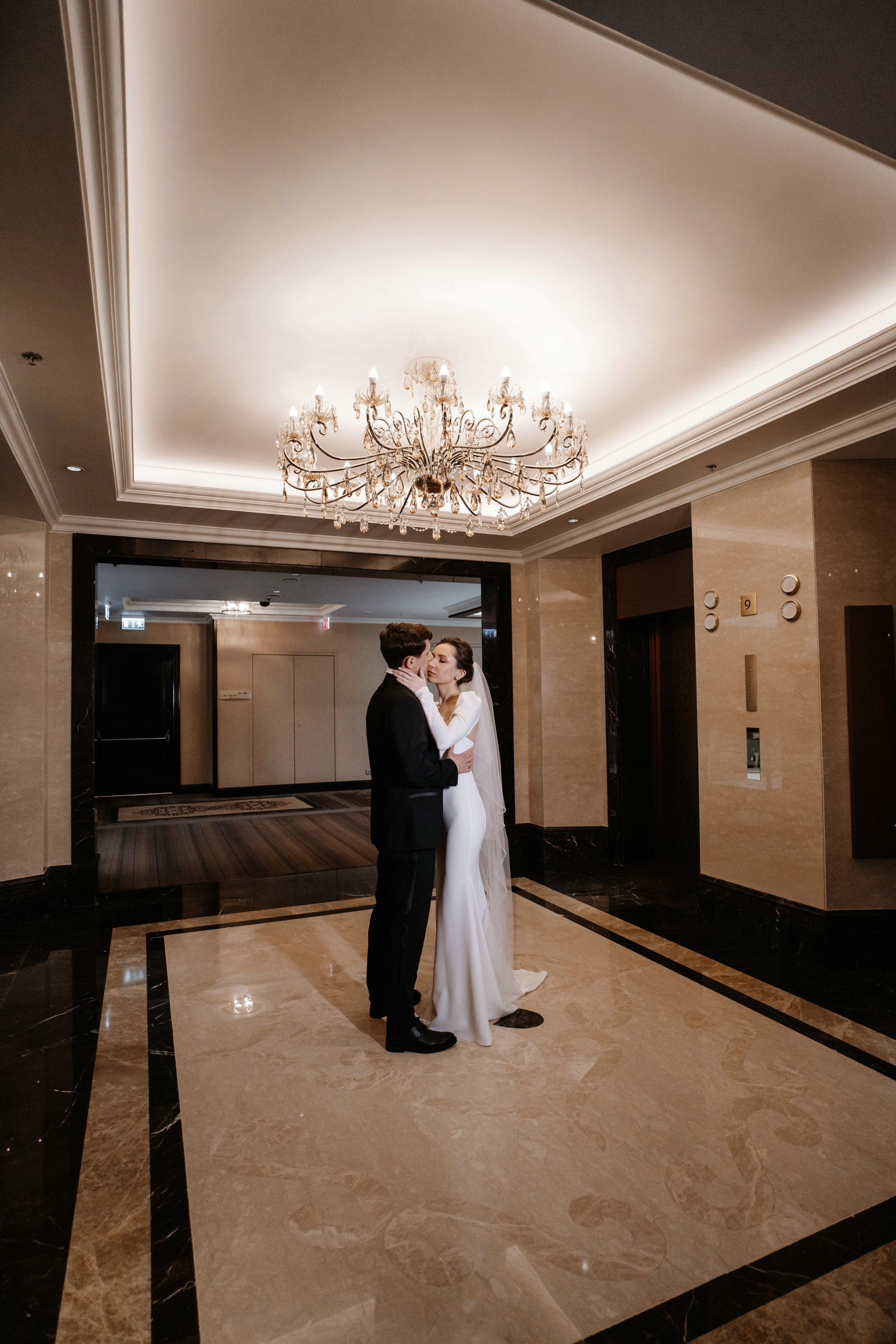 Фотосессия свадьбы в Lotte Plaza. Свадебный и семейный фотограф в Москве Светлана Зоткина