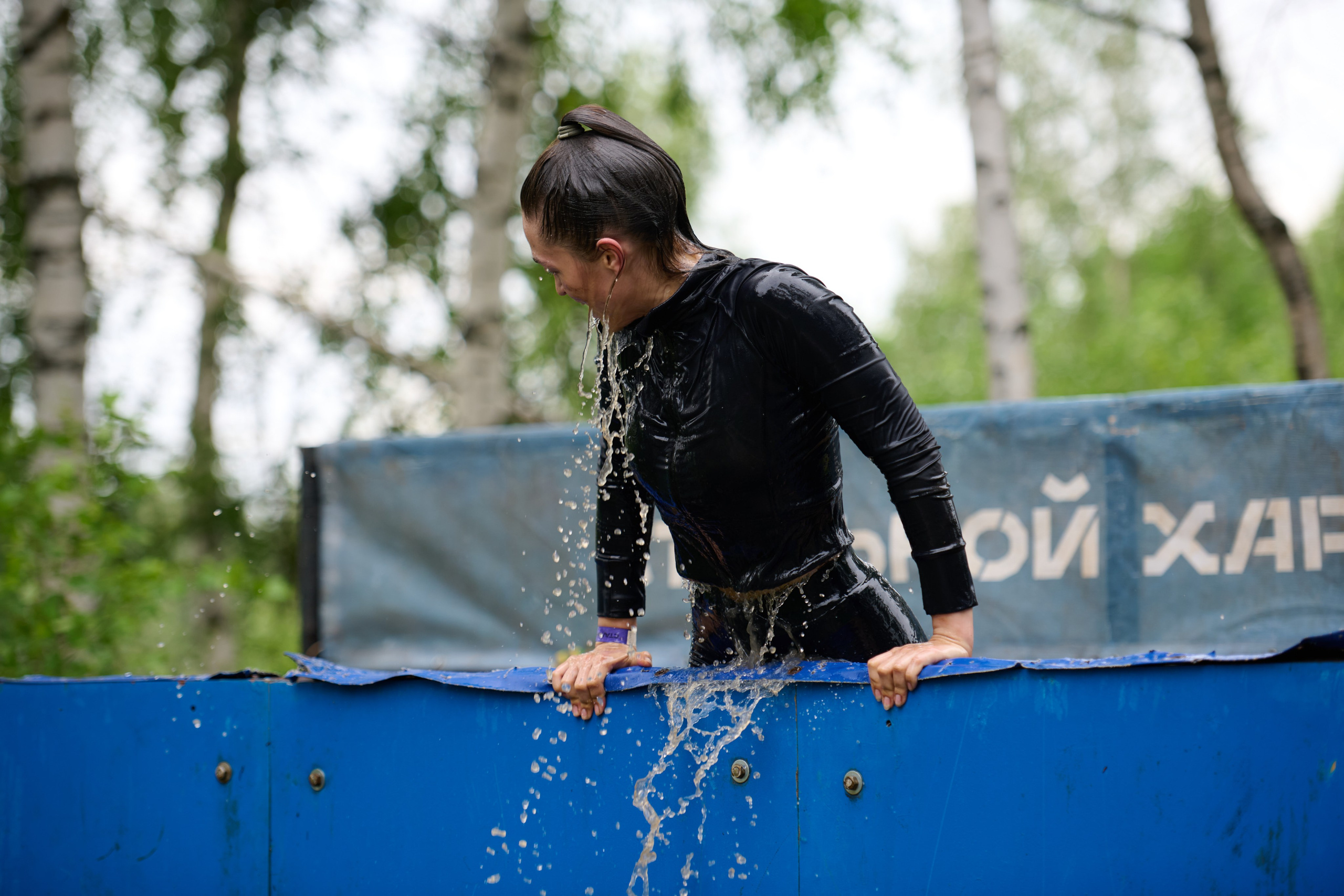 Фоторепортаж с забега Стальной характер в Сургуте, 5 июля 2025. Репортажный и семейный фотограф — Шелихов Сергей