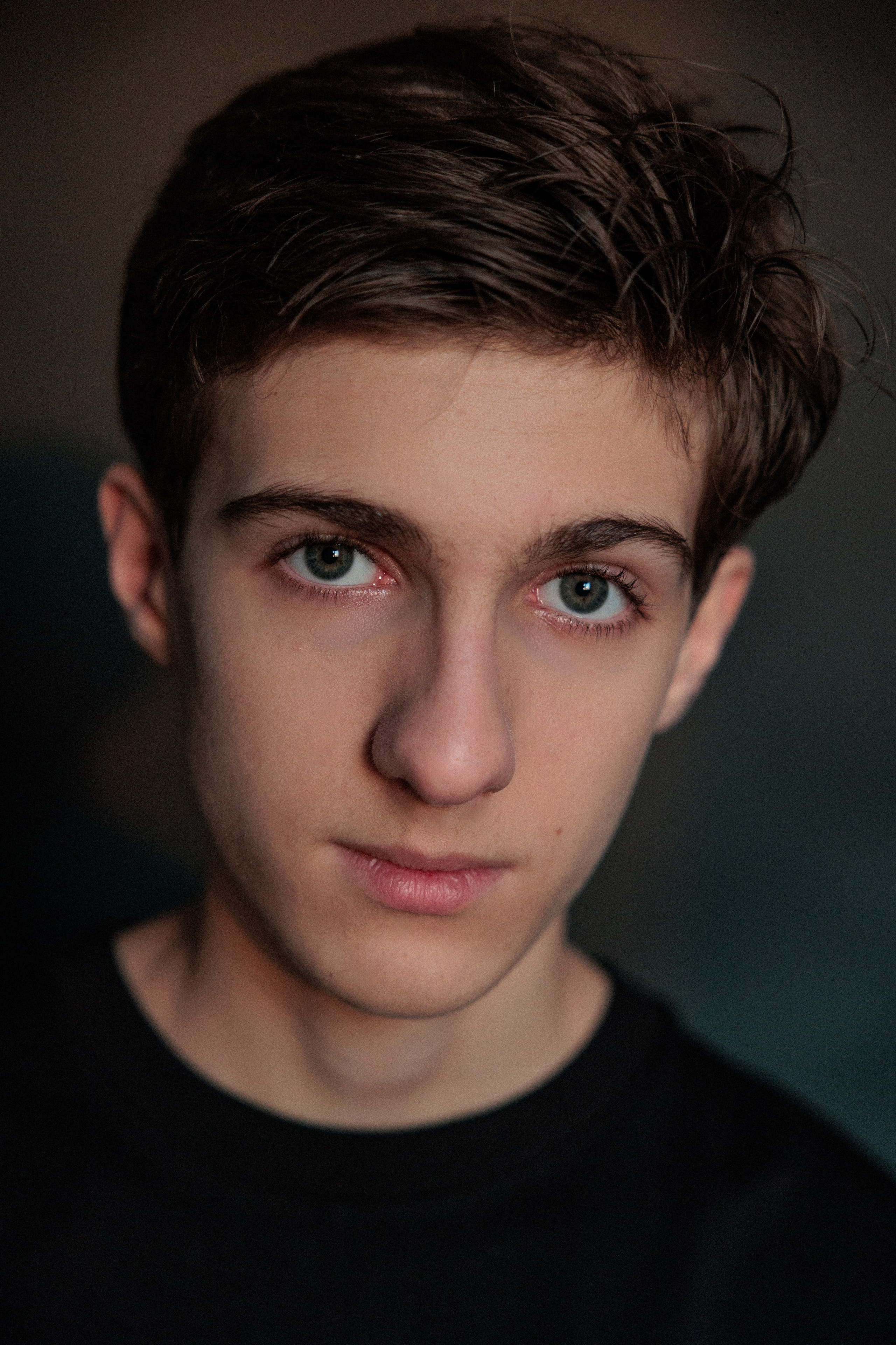 АРТЁМ. Я фотограф из Москвы к Вашим услугам