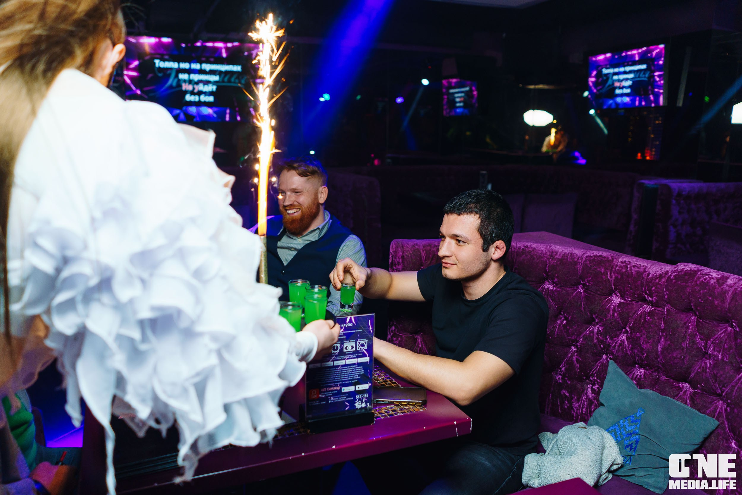 Фоторепортаж из караоке-клуба Эйфория. One Media Life: фоторепортажи, фотоотчеты с мероприятий и заведений