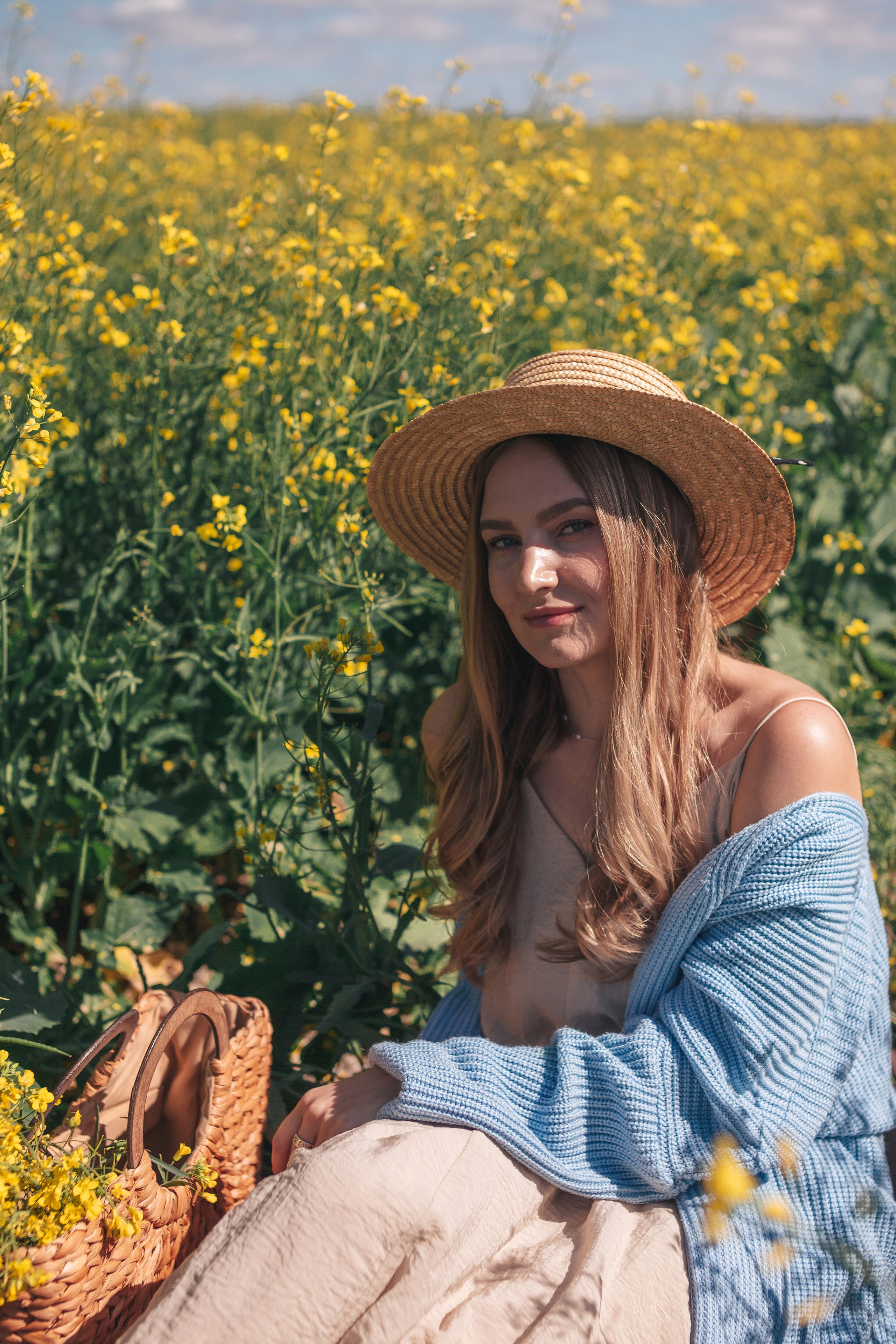 Рапсовое поле. Семейный и художественный фотограф в Тюмени Юлия Логинова