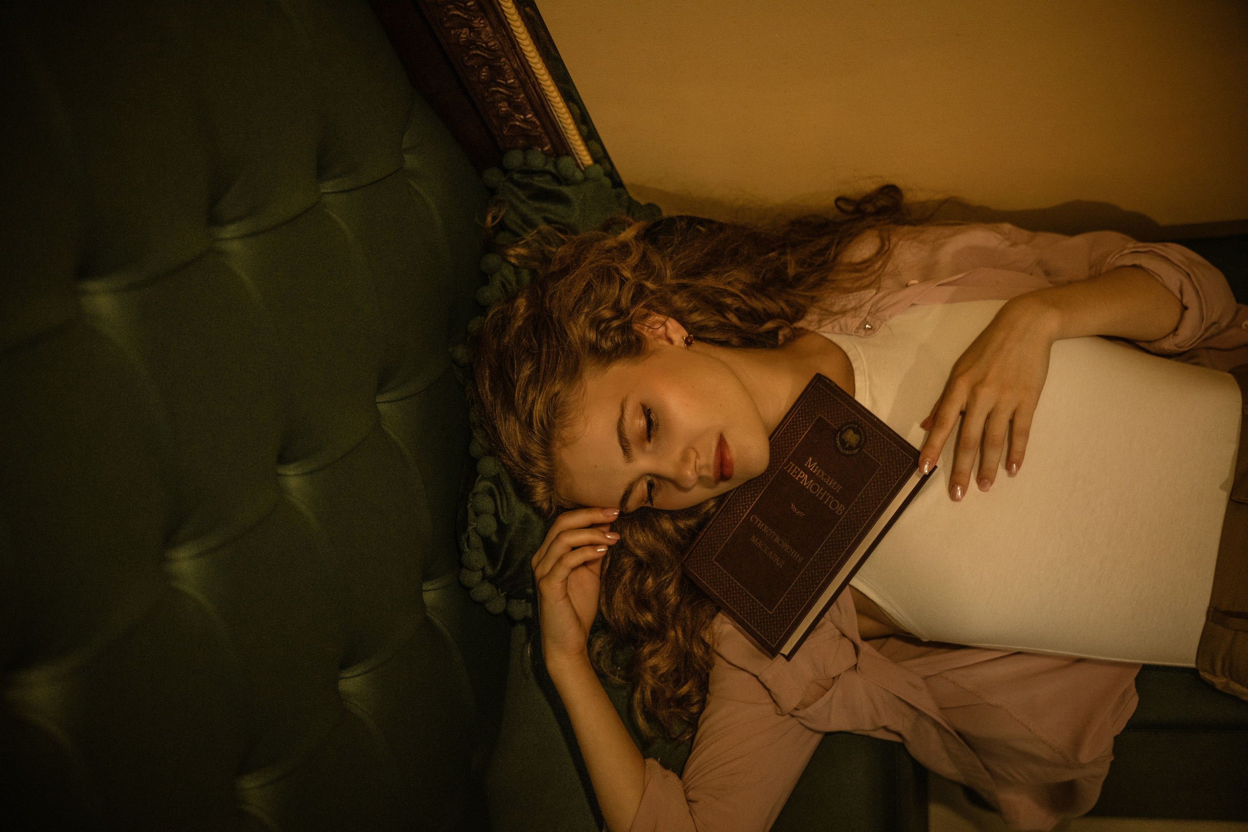 В библиотеке. Семейный фотограф в Омске Александра Яровикова