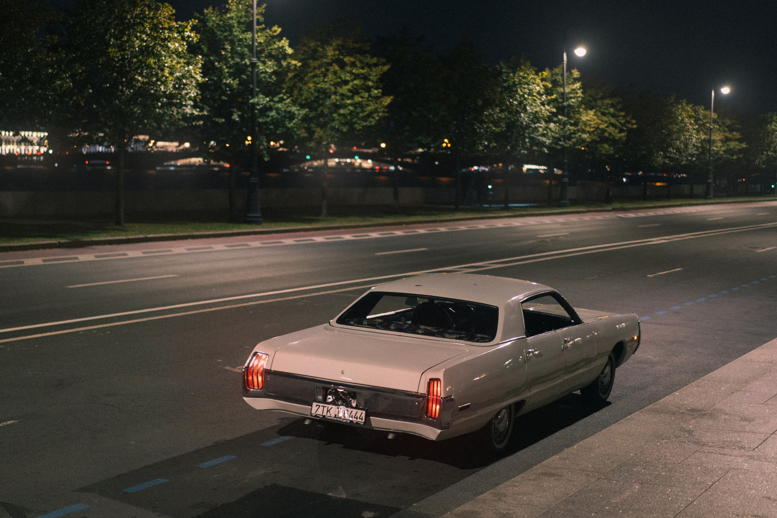 зачем покупать китайский автомобиль если есть американская классика 