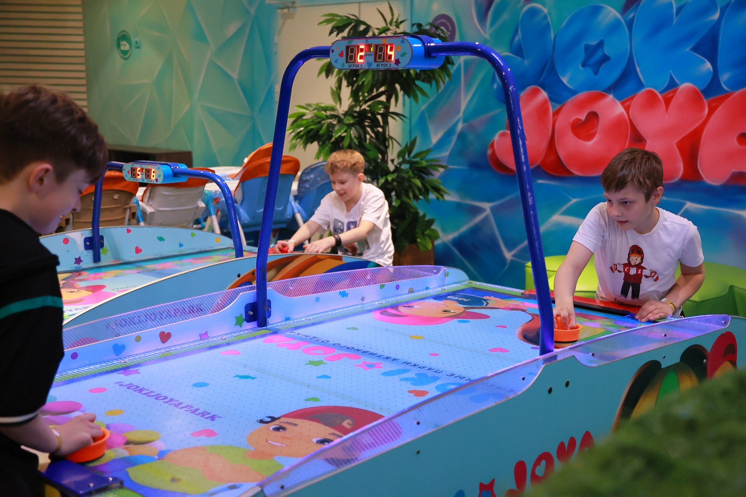 Семейный поход в игровой центр. Выпускные альбомы в Москве и Московской области