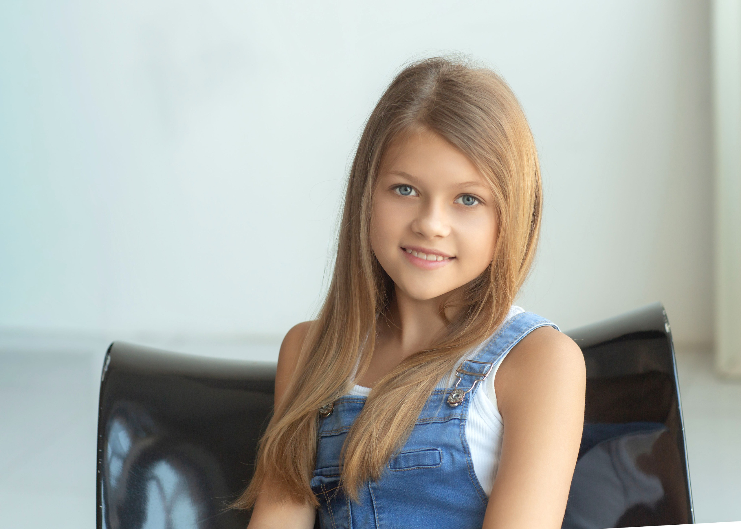 Портрет девочки в стиле kids editorial photography