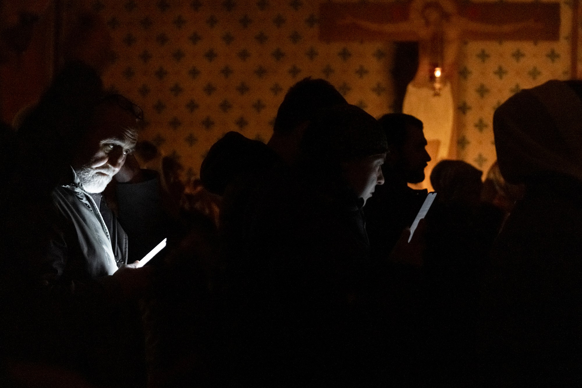 Никита Гольцов фотограф; Пасхальная служба у православных; Пасха; Служба в церкви; Репортажный фотограф в Томске;