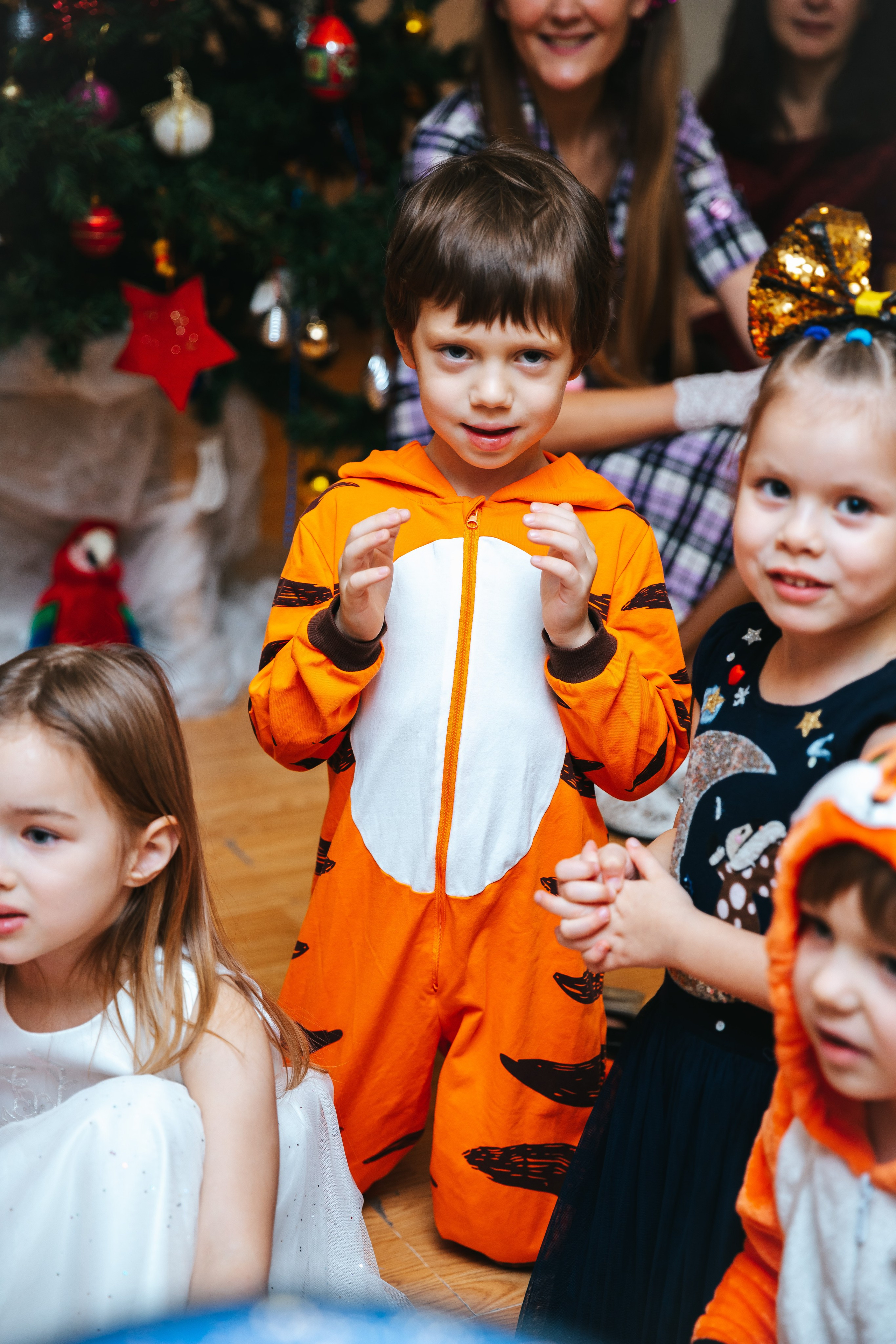 Новогодний утренник в Монтессори-садике. Семейный lifestyle фотограф в Санкт-Петербурге Людмила Пахомова