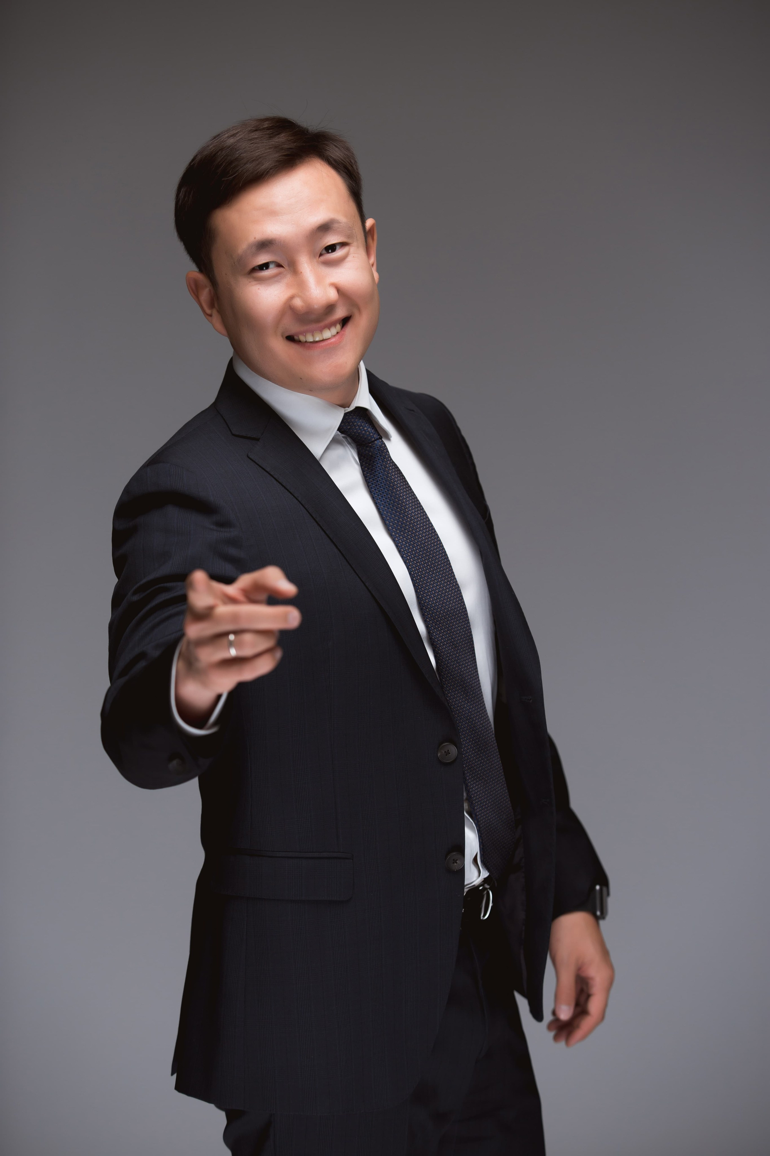 Бизнес портреты. Фотостудия в Атырау | Фотограф атырау, Видео, Дрон, съемка в атырау Контент для Бизнеса»