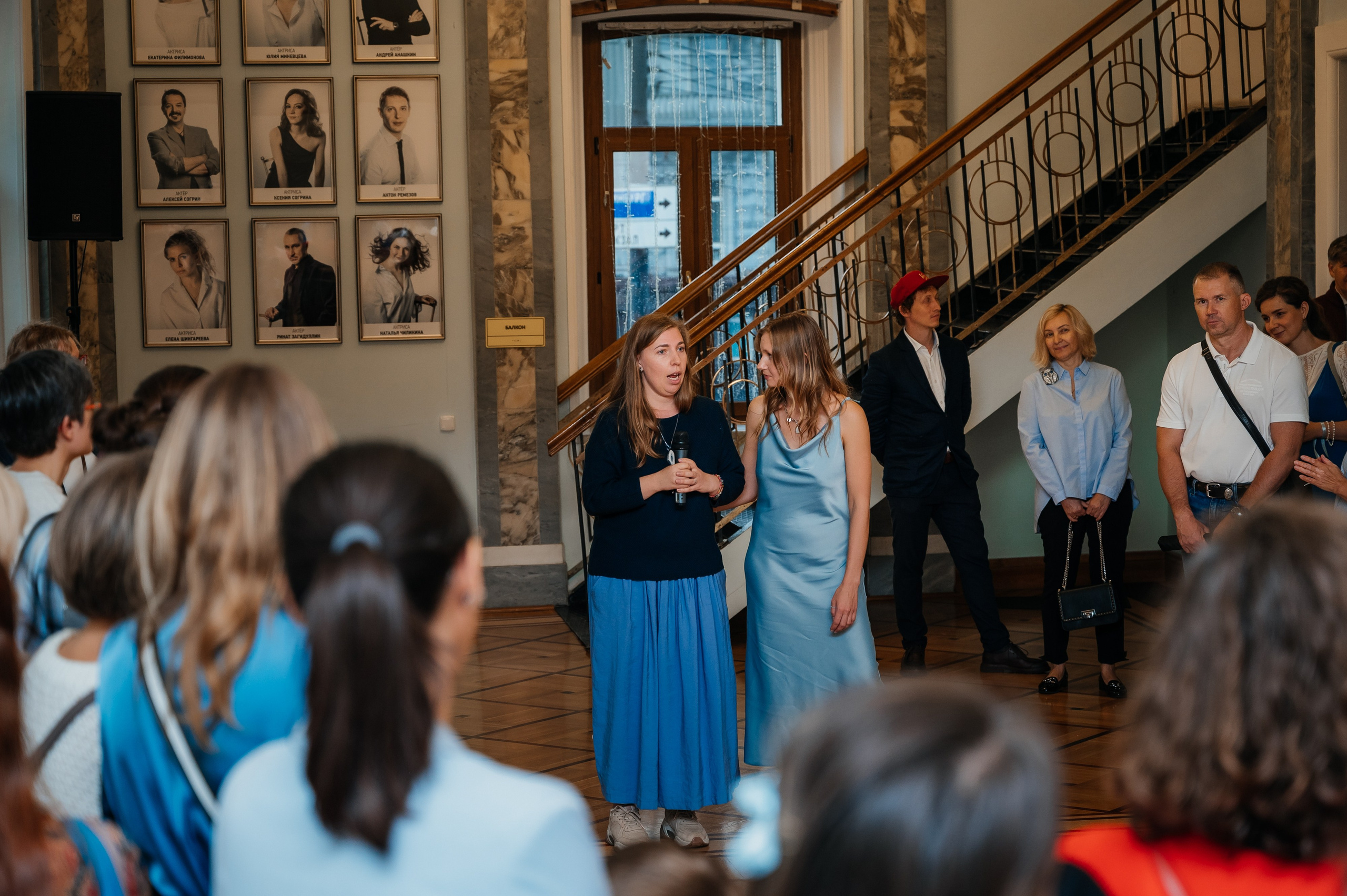 Открытие выставки Кати Васильевой в Молодежном театре. Wedding and family photographer USA