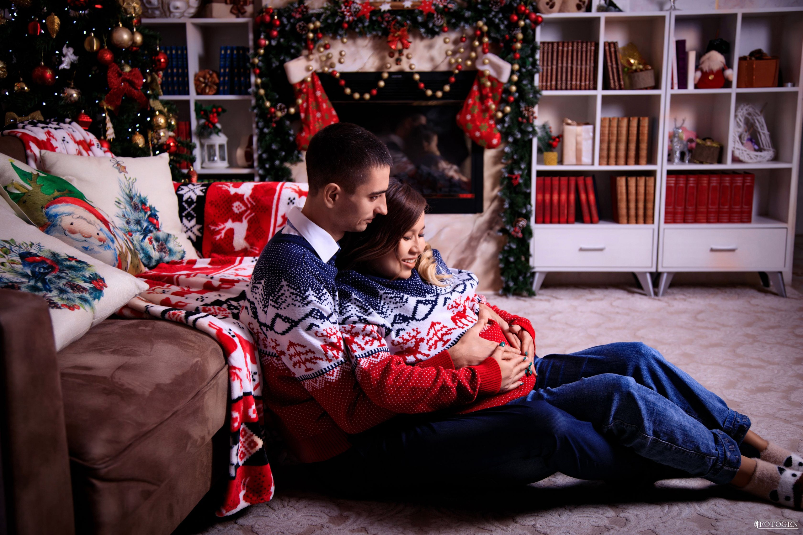 Фотосессия для беременных в новогодних интерьерах — Fotogen Краснодар. Интерьерная фотостудия FOTOGEN г. Краснодар