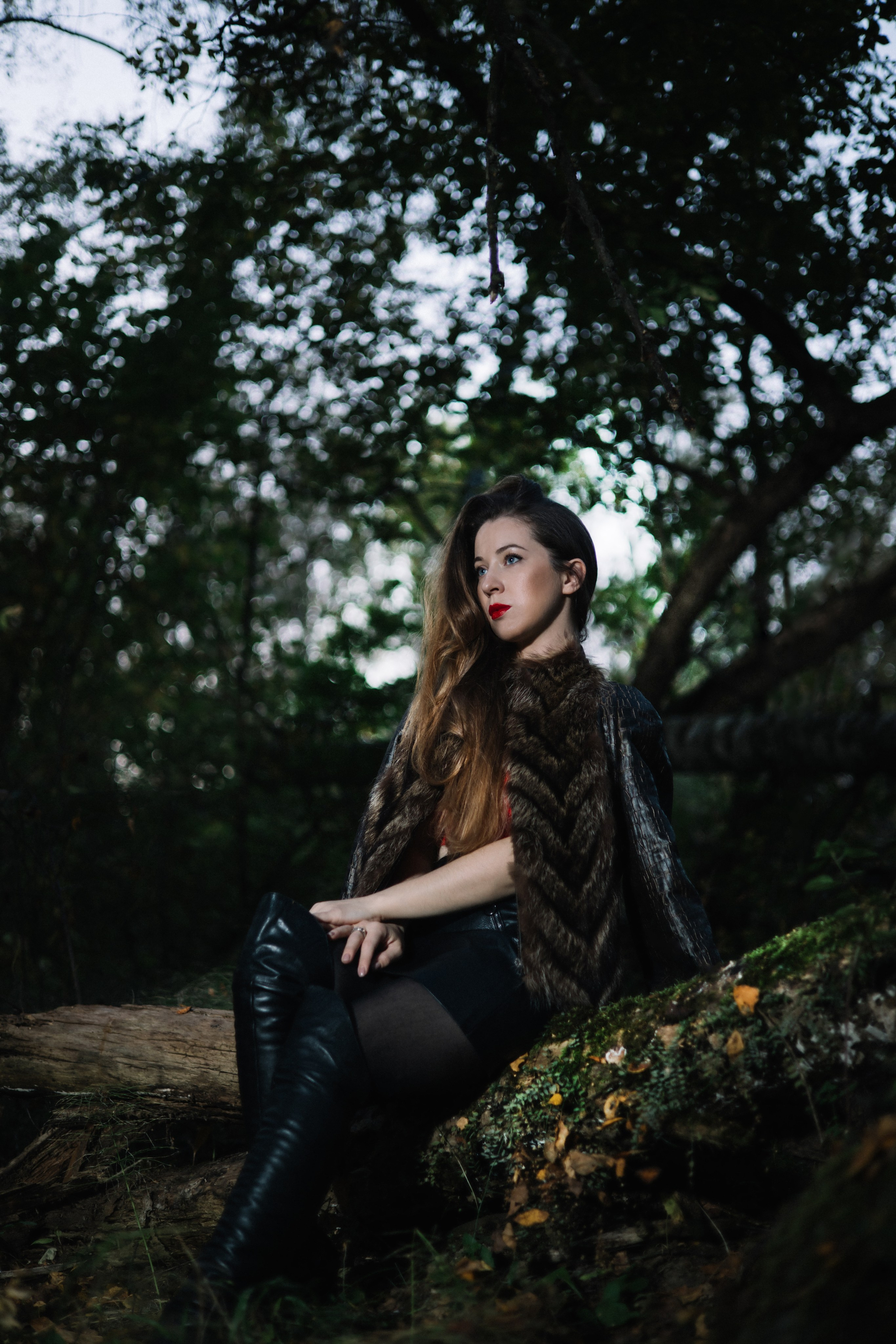 Евгения в лесу. Сказочный фотограф для Вас и Вашей семьи