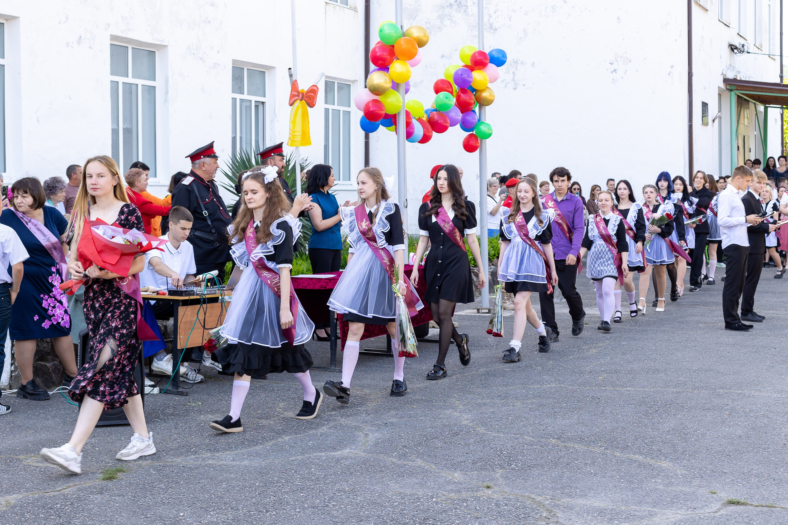 Последний звонок. Выпускные альбомы Майкоп, Краснодар Елена Золотарева