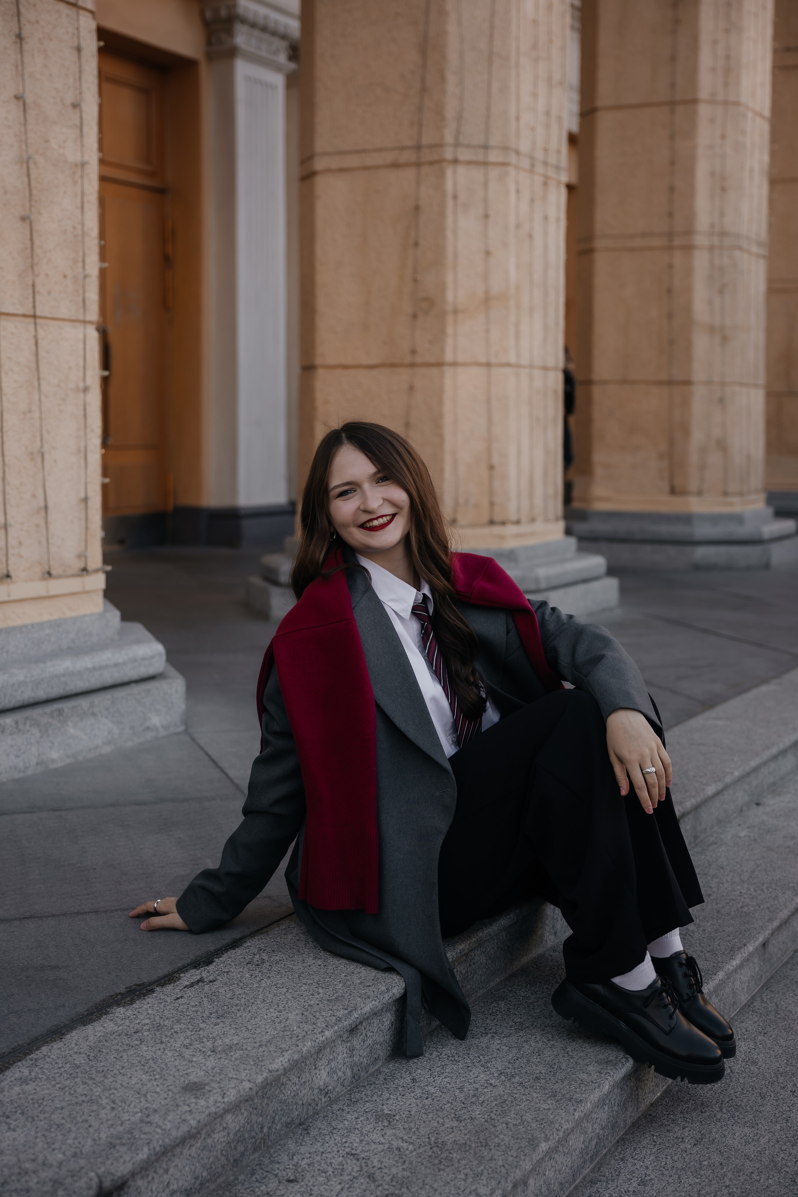 Софа. Прогулочная фотосессия у Победы. Свадебный и семейный фотограф в Новосибирске Ирина Дорошкова