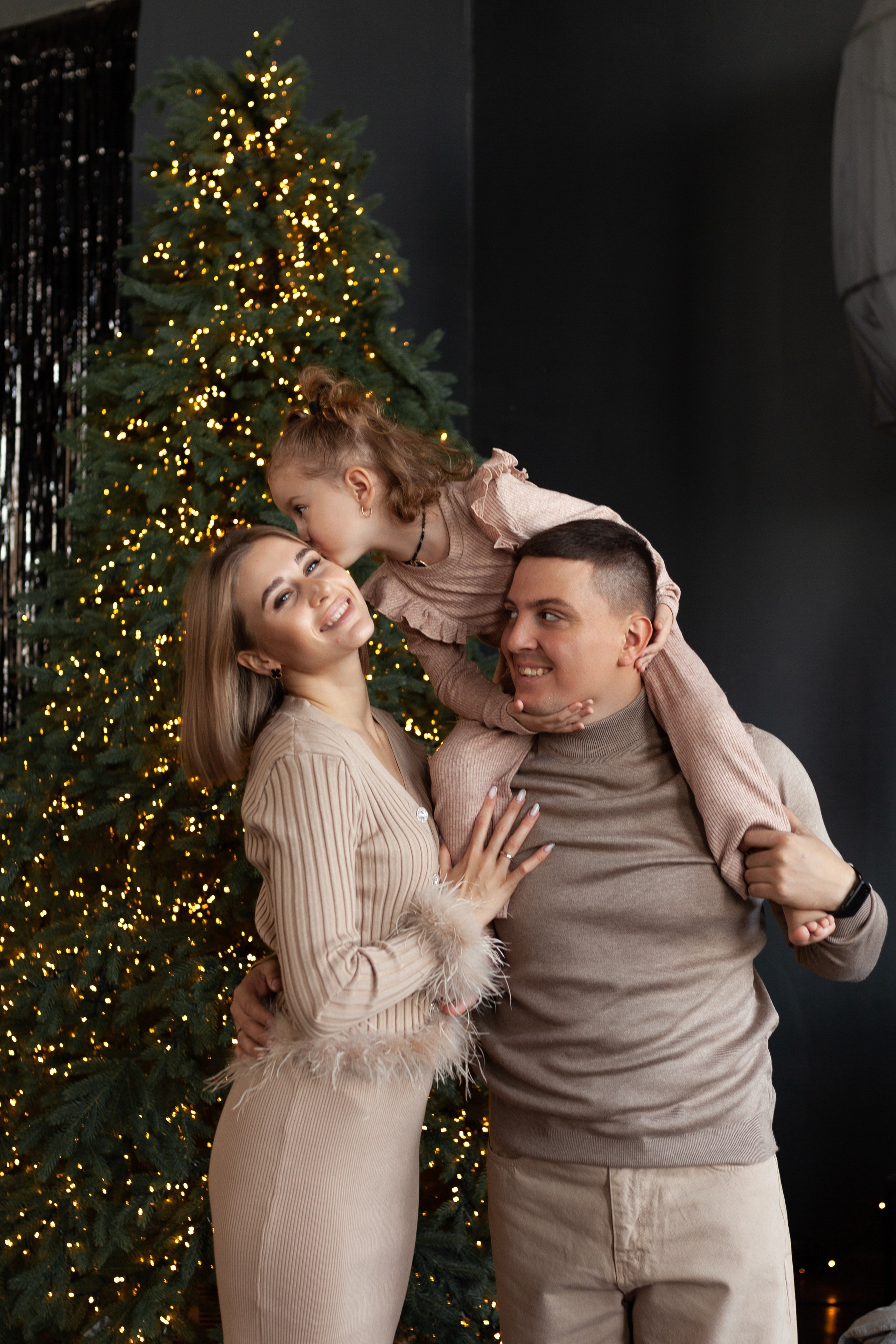 Семейная новогодняя. Семейный и женский фотограф, стильный репортаж в г. Новосибирск