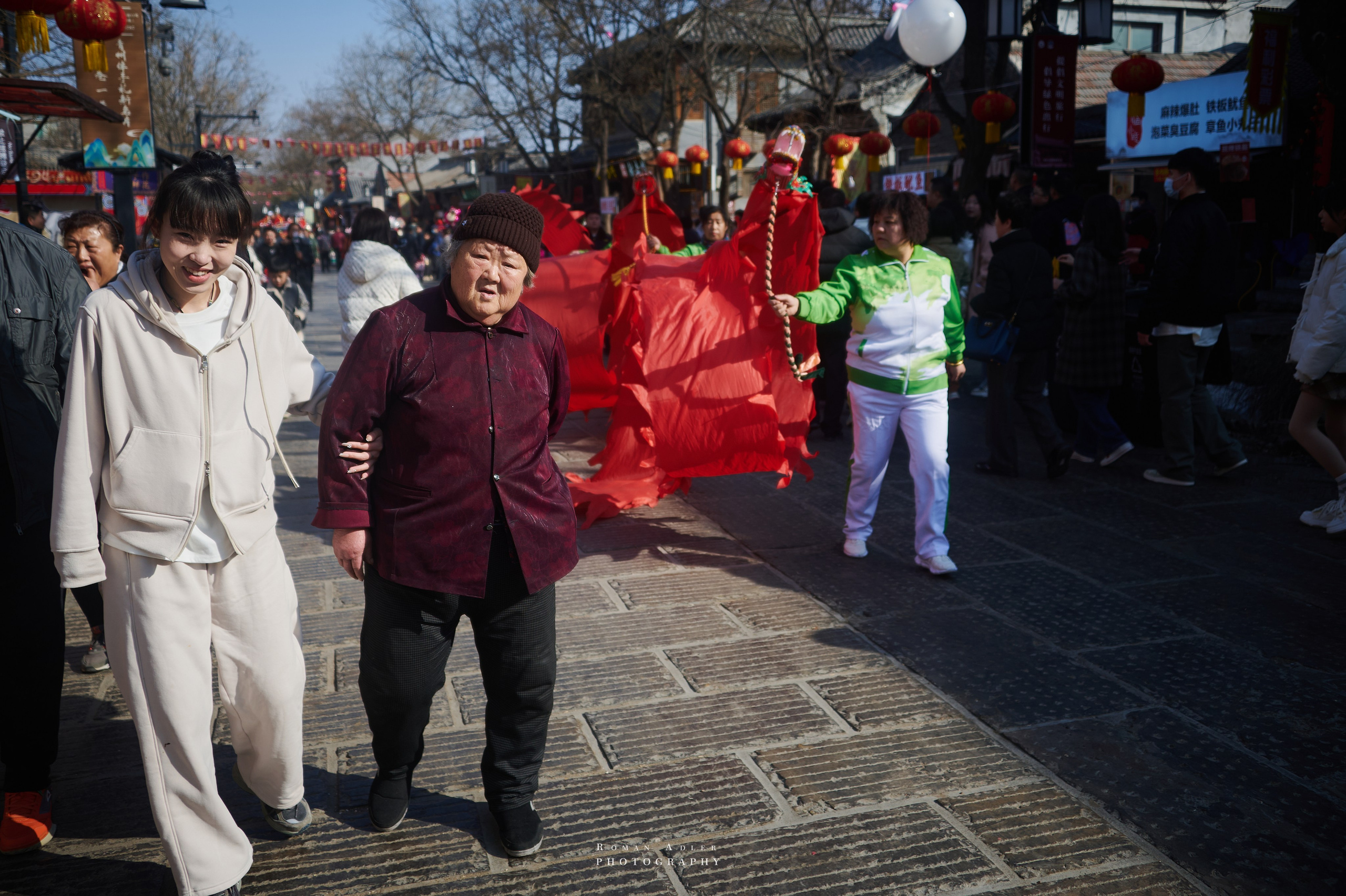 Новогодний парад в Цинчжоу. Китай. Фотограф Роман Адлер