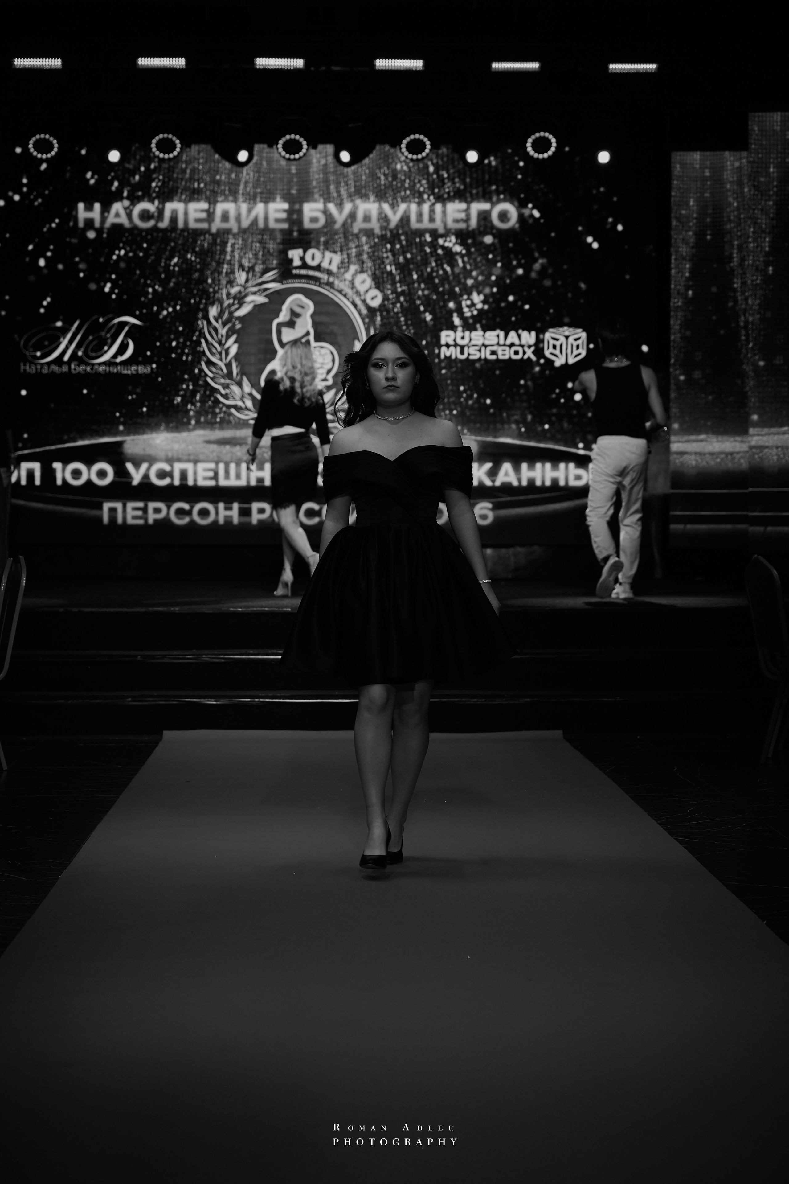 Бэкстейдж подготовки шоу Андрея Вишневского. Photographer Roman Adler