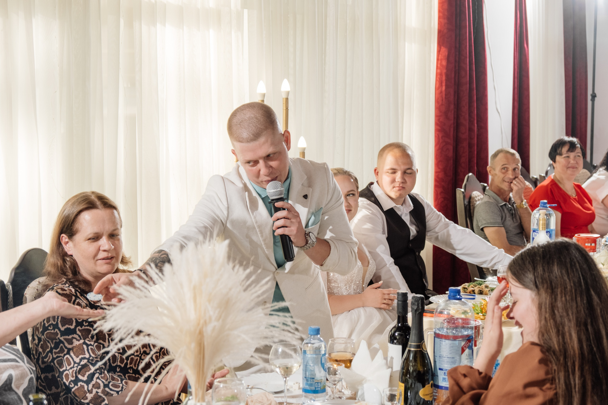 Свадебная фотосессия - выездная регистрация и банкет. Крым. Профессиональная фотосъемка в Крыму. Натуральные эмоции и живые кадры. Забронируйте дату прямо сейчас!