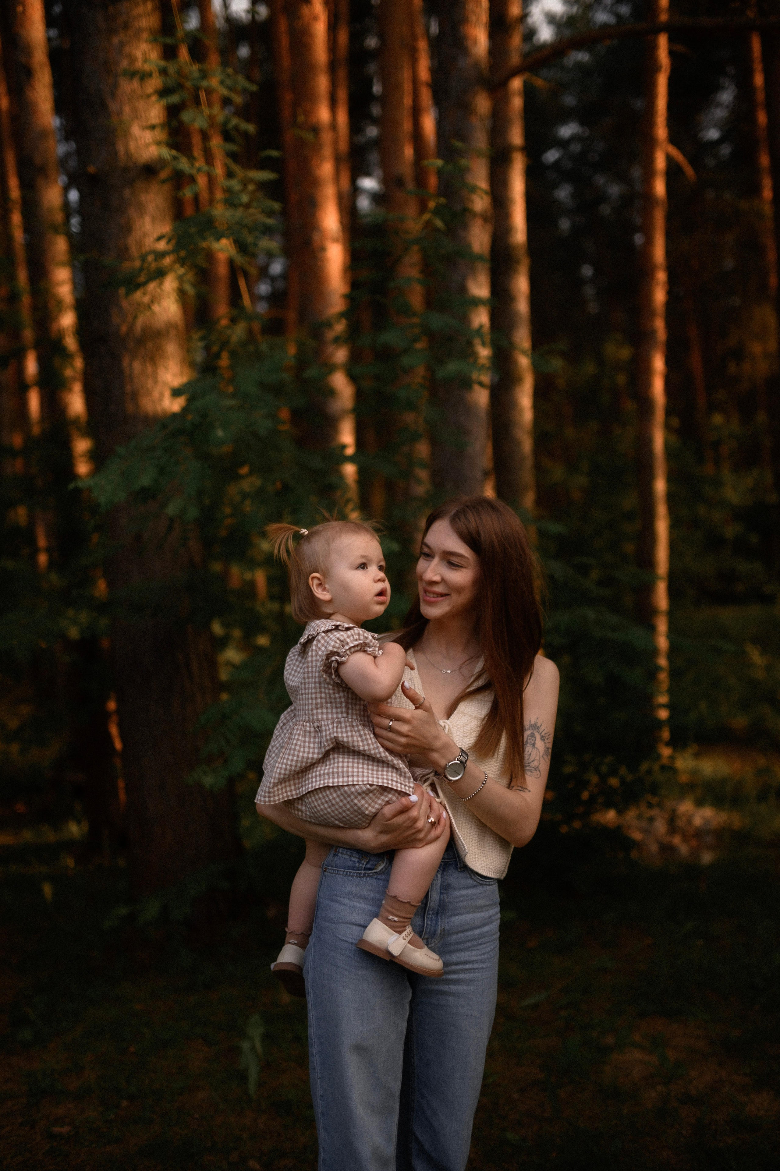 Надя и Алиса в ресторане Кедр. Семейный и свадебный lifestyle-фотограф в Москве Мария Петрова