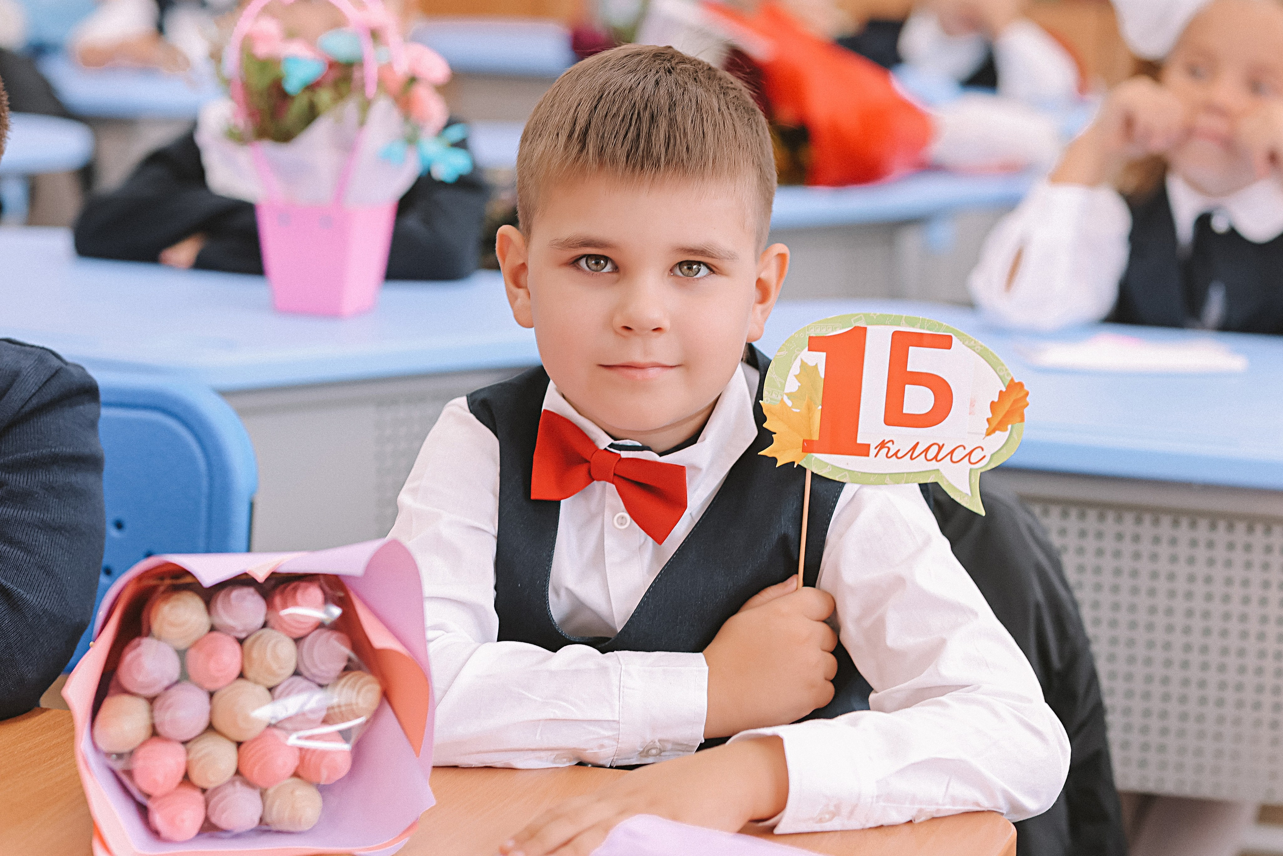 1 сентября линейка+кл час+портреты. Семейный фотограф Тюмень, фотограф на роды Салмина Мария