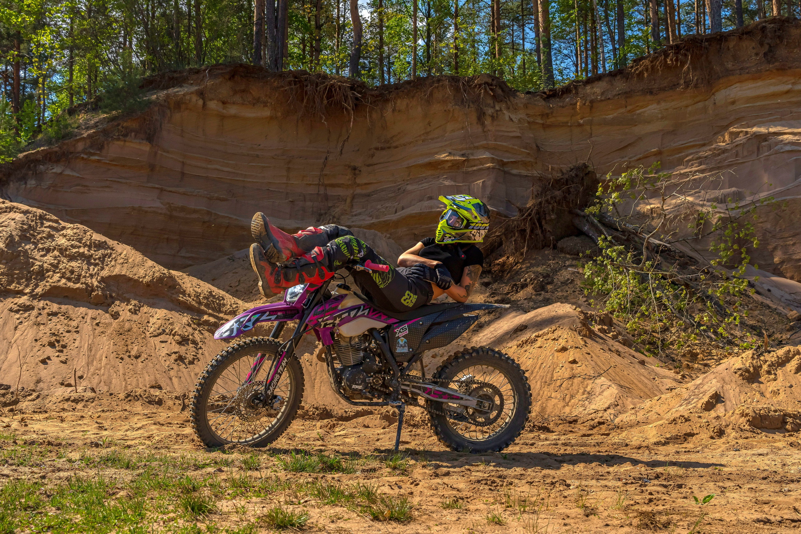 Катя Ли. Графический дизайнер Илья Левченко