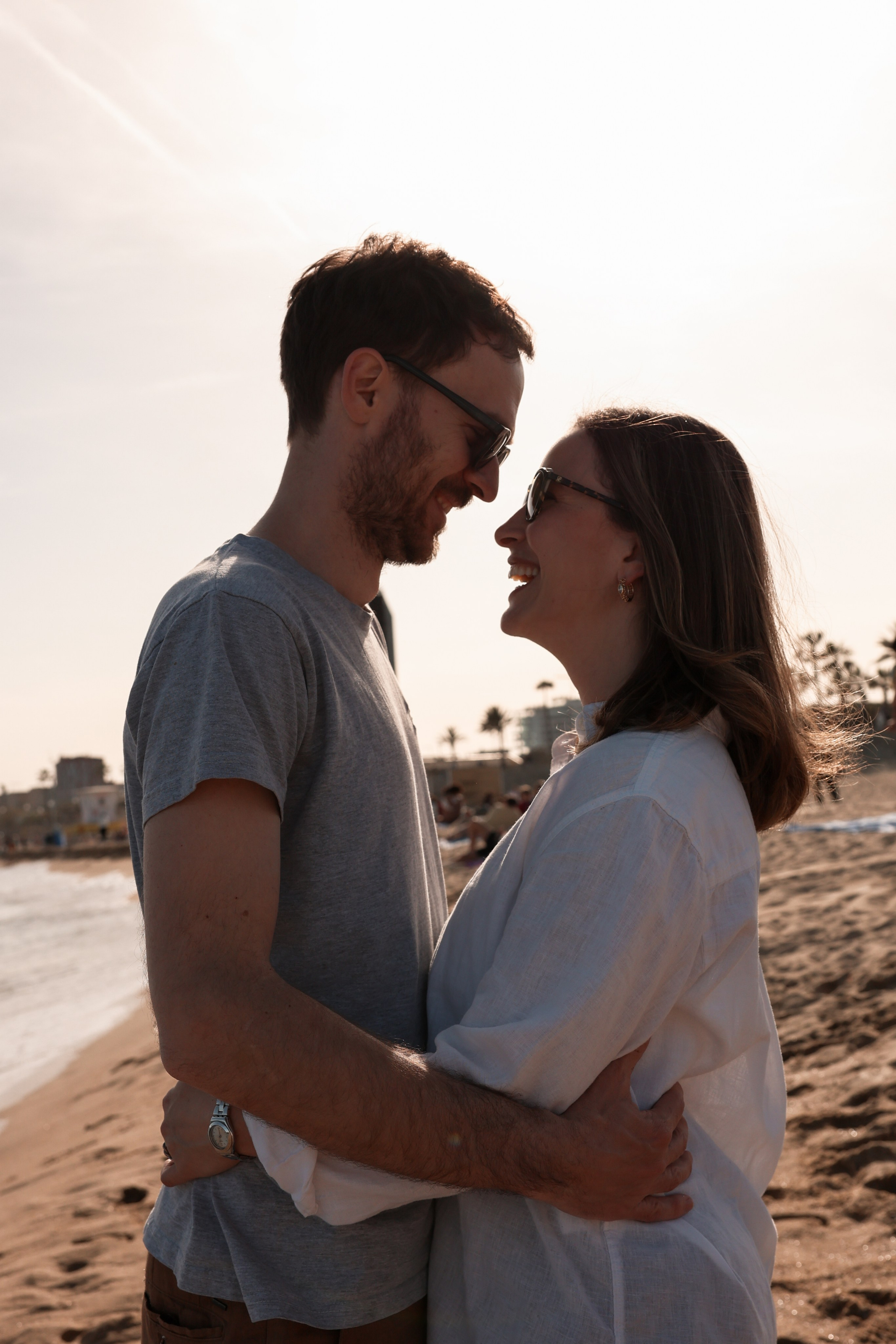 Family pizza at the sea. Natalia Zhuravleva|family, newborn, maternity photographer in Barcelona