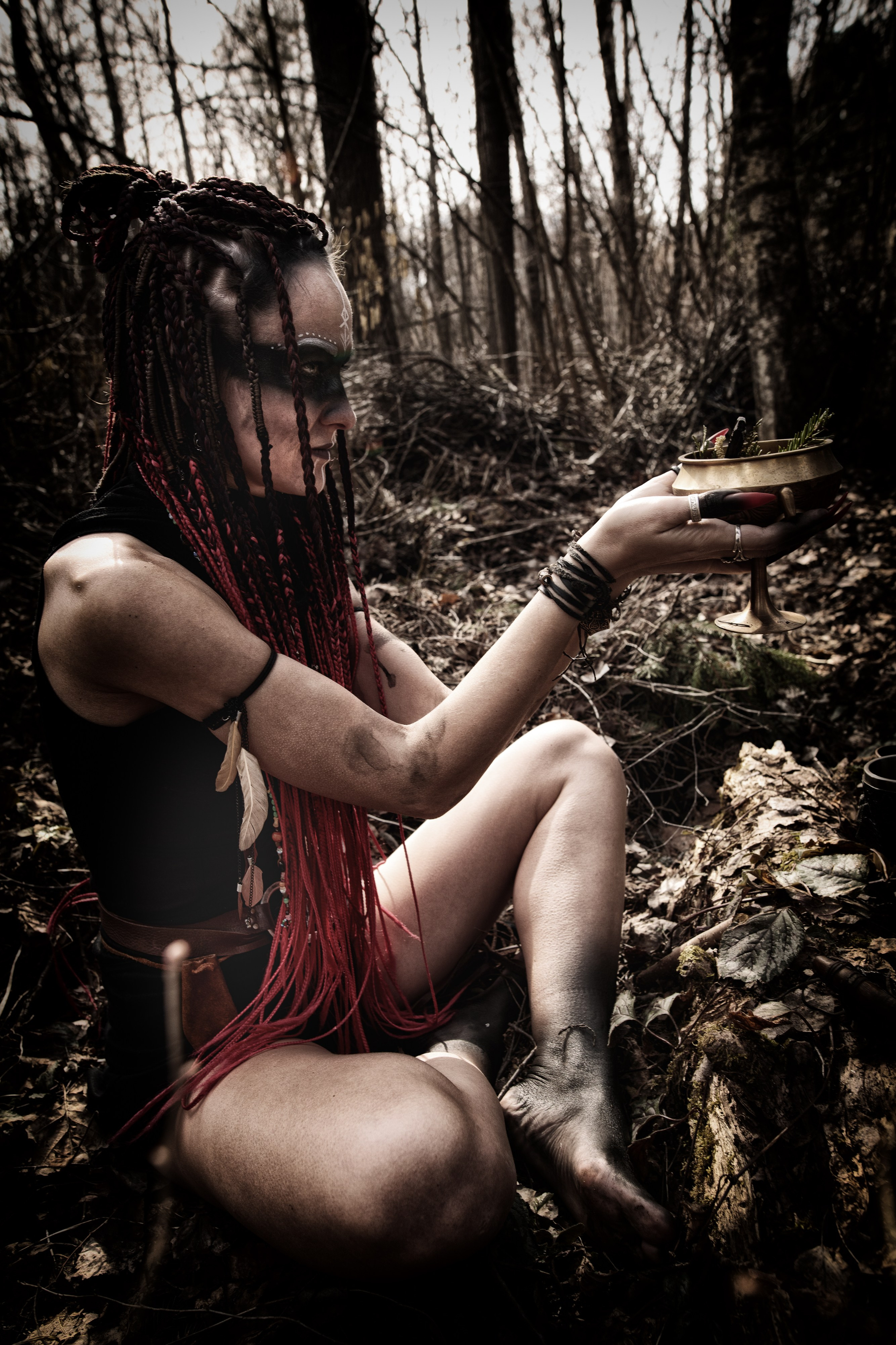 Ведьмина роща — это ТФП фотопроект с непрофессиональной, но очень красивой моделью, Мариной. Фотограф портретист в Троицке и Москве Иван Парусиди