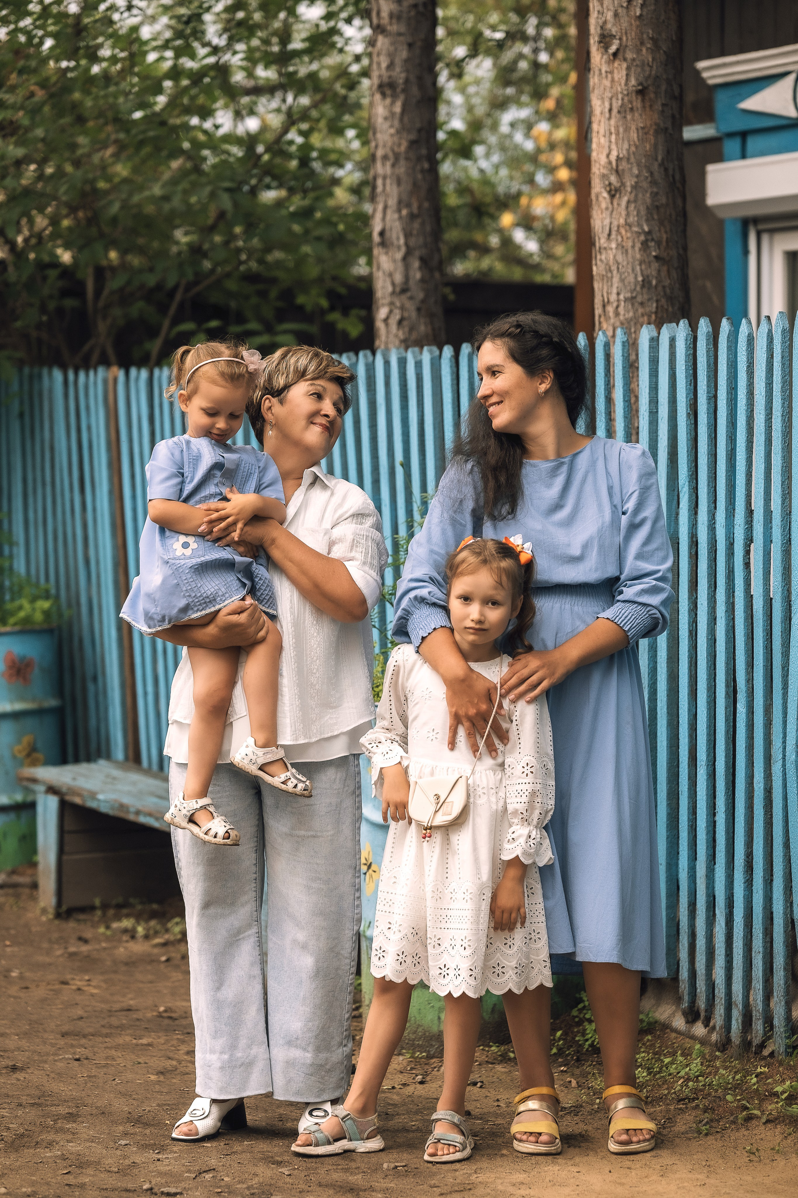 Семейная фотосессия на даче Чита. Портретный фотограф в Чите Анна Камратова. Помогу Вам создать историю, в которой Вы — главный герой!