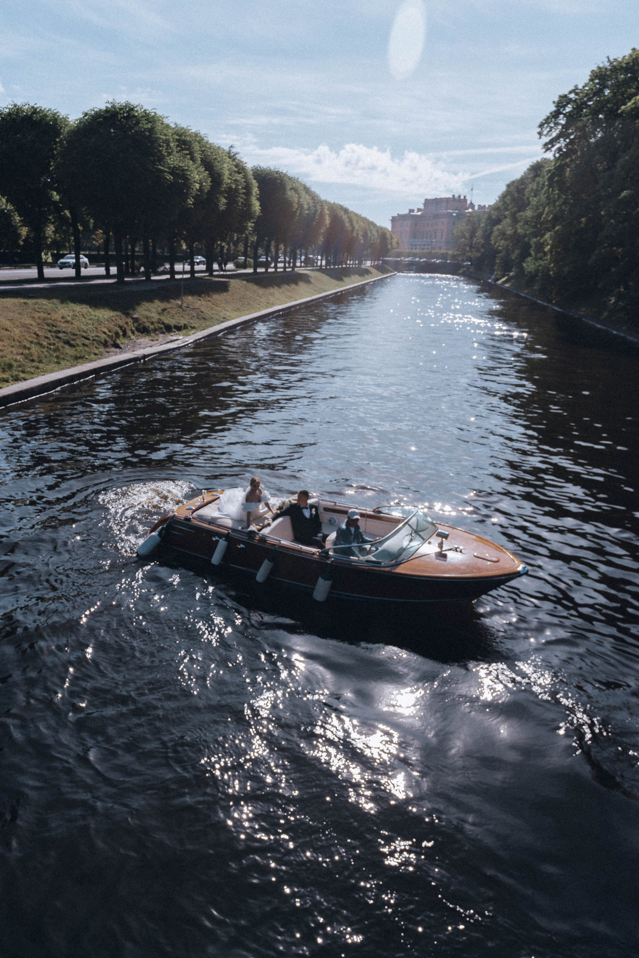 СВАДЕНБНАЯ СЬЕМКА НА КАТЕРЕ ПО КАНАЛАМ САНКТ-ПЕТЕРБУРГА И В АКВАТОРИИ НЕВЫ. Профессиональный фотограф, Санкт-Петербург — Виктория Богомолова