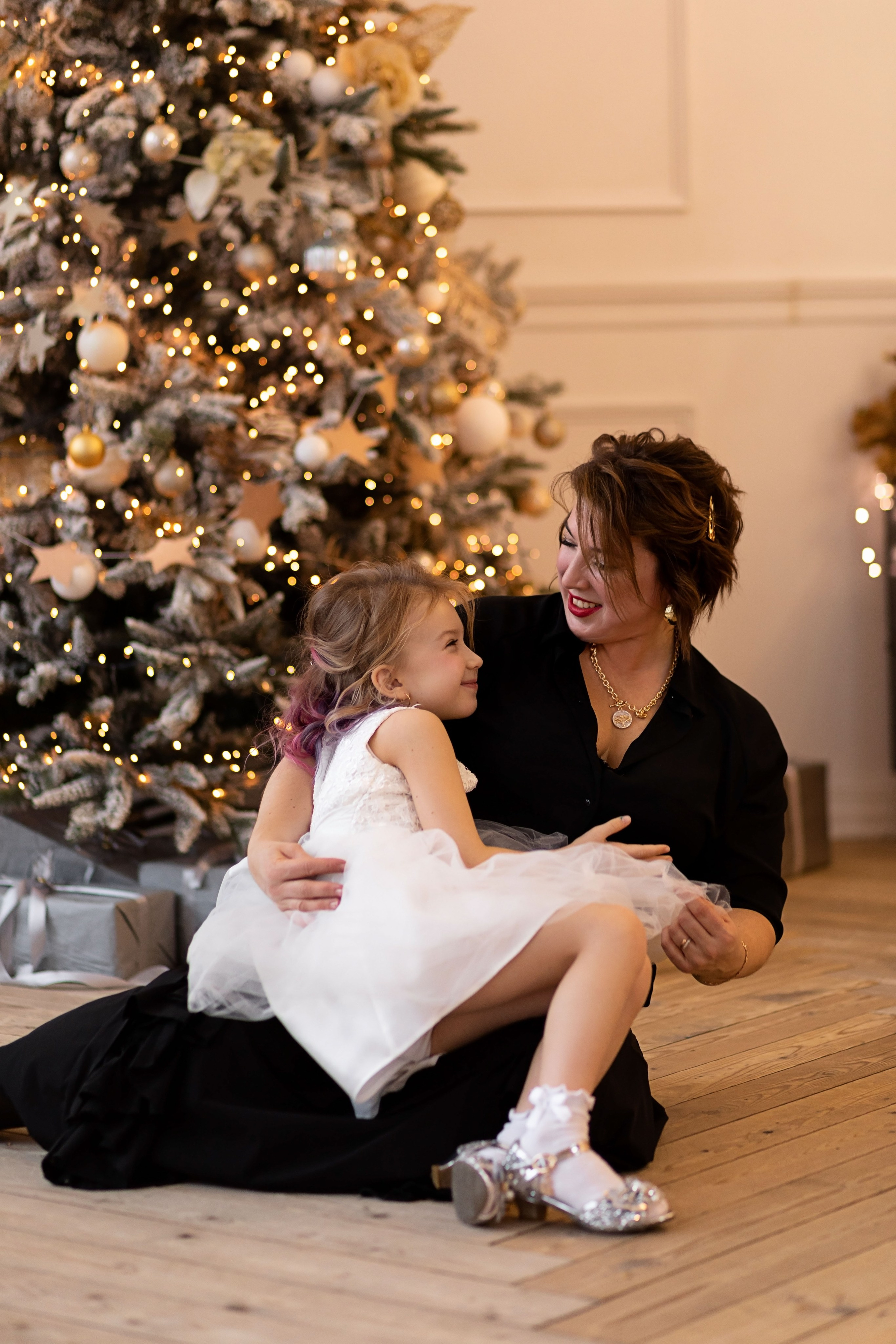 Евгения и Анна. Главная