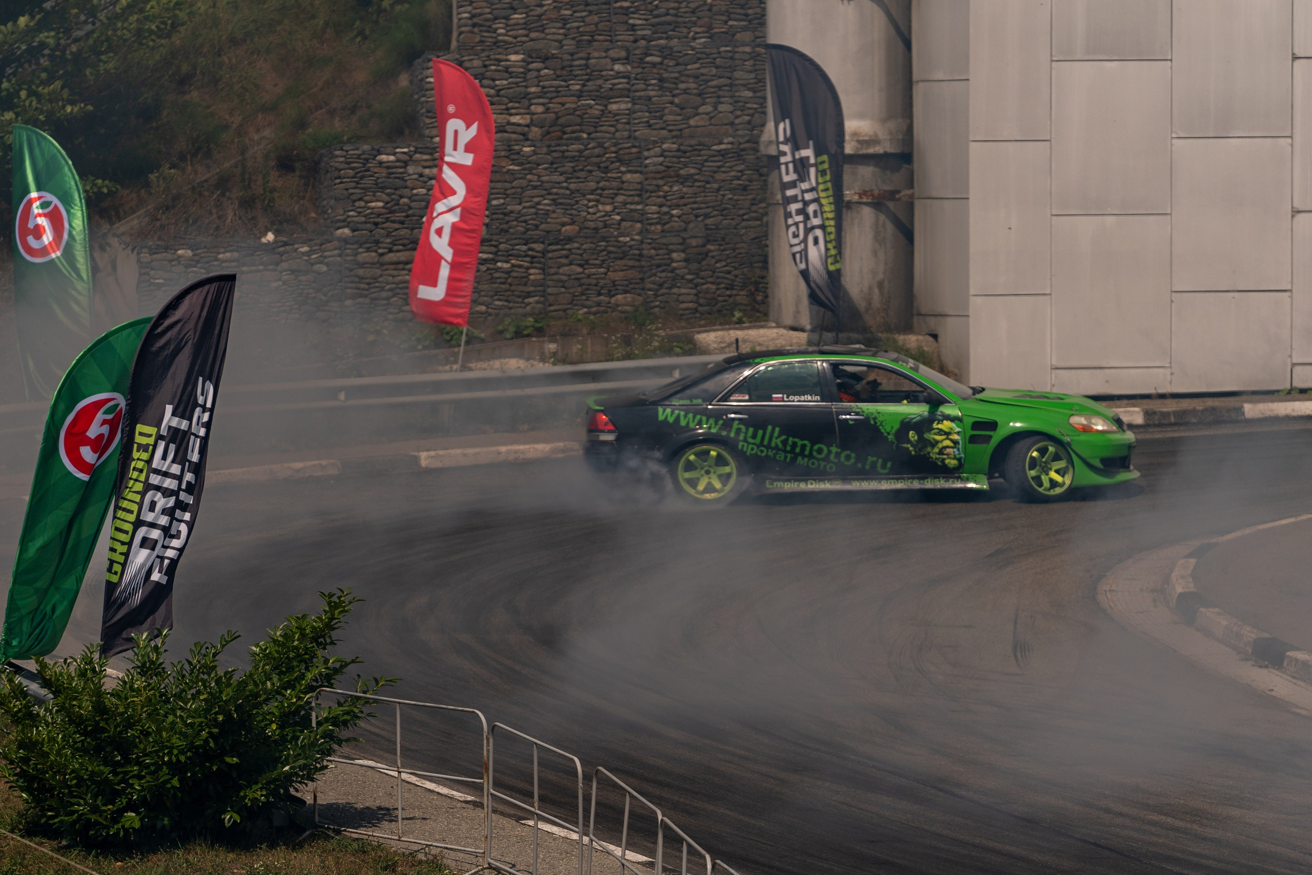 Автомобильные дрифт-гонки в рамках фестиваля Grounded 2024. Репортажный фотограф в Красной Поляне и Сочи Павлюченко Екатерина