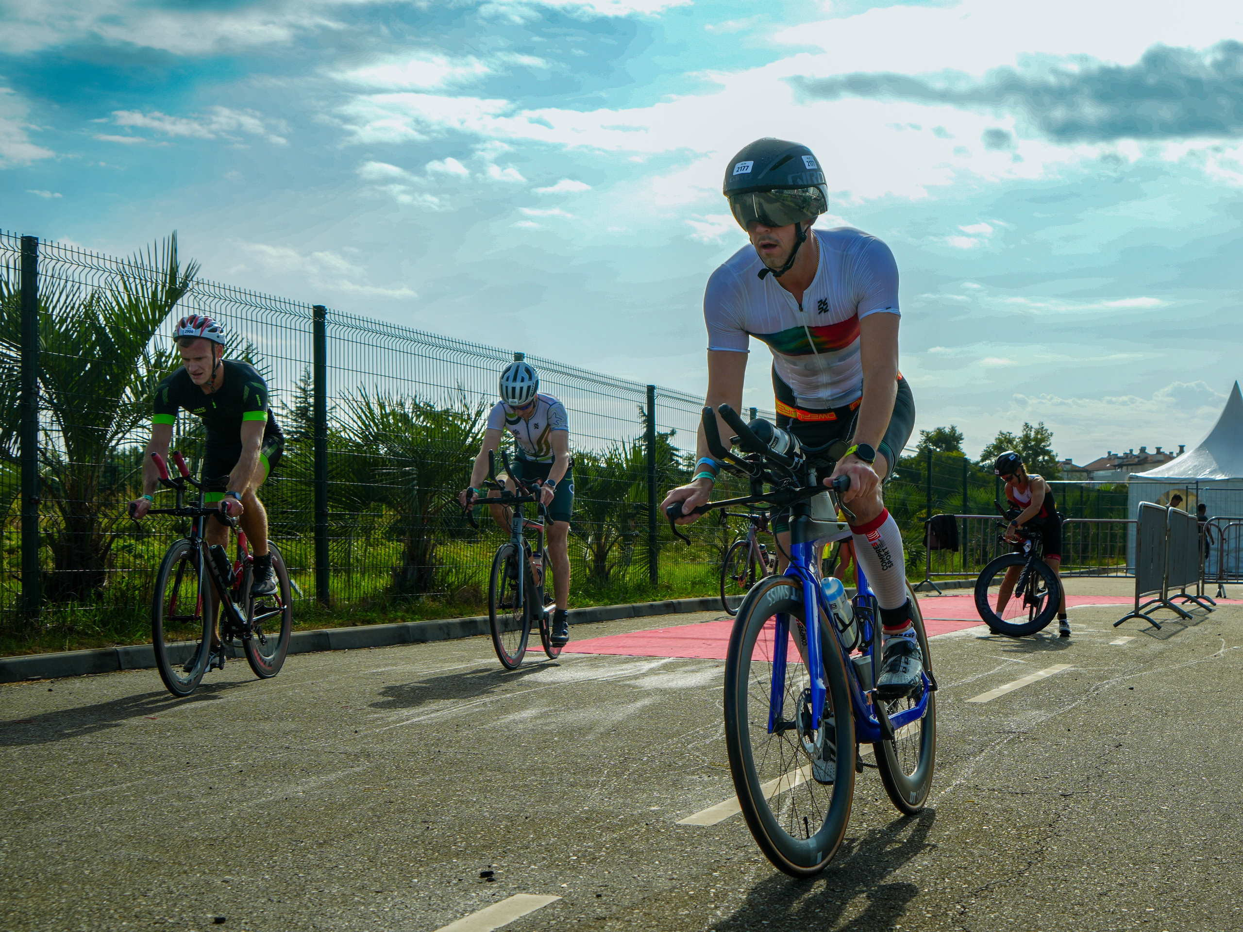 Фотоотчет партнерской интеграции для компании TELE2 на фестивале Ironstar. Репортажный фотограф в Красной Поляне и Сочи Павлюченко Екатерина