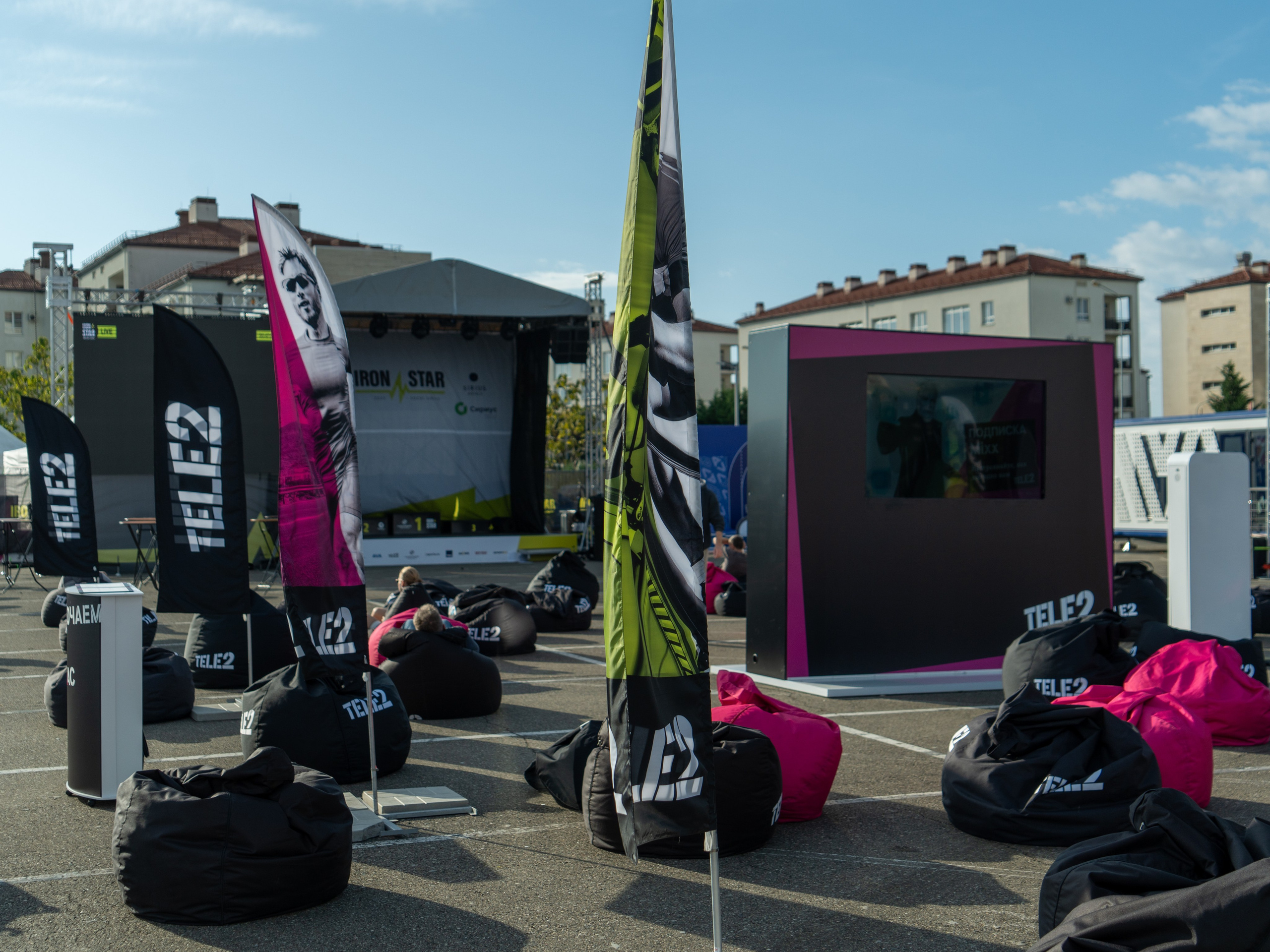 Фотоотчет партнерской интеграции для компании TELE2 на фестивале Ironstar. Репортажный фотограф в Красной Поляне и Сочи Павлюченко Екатерина