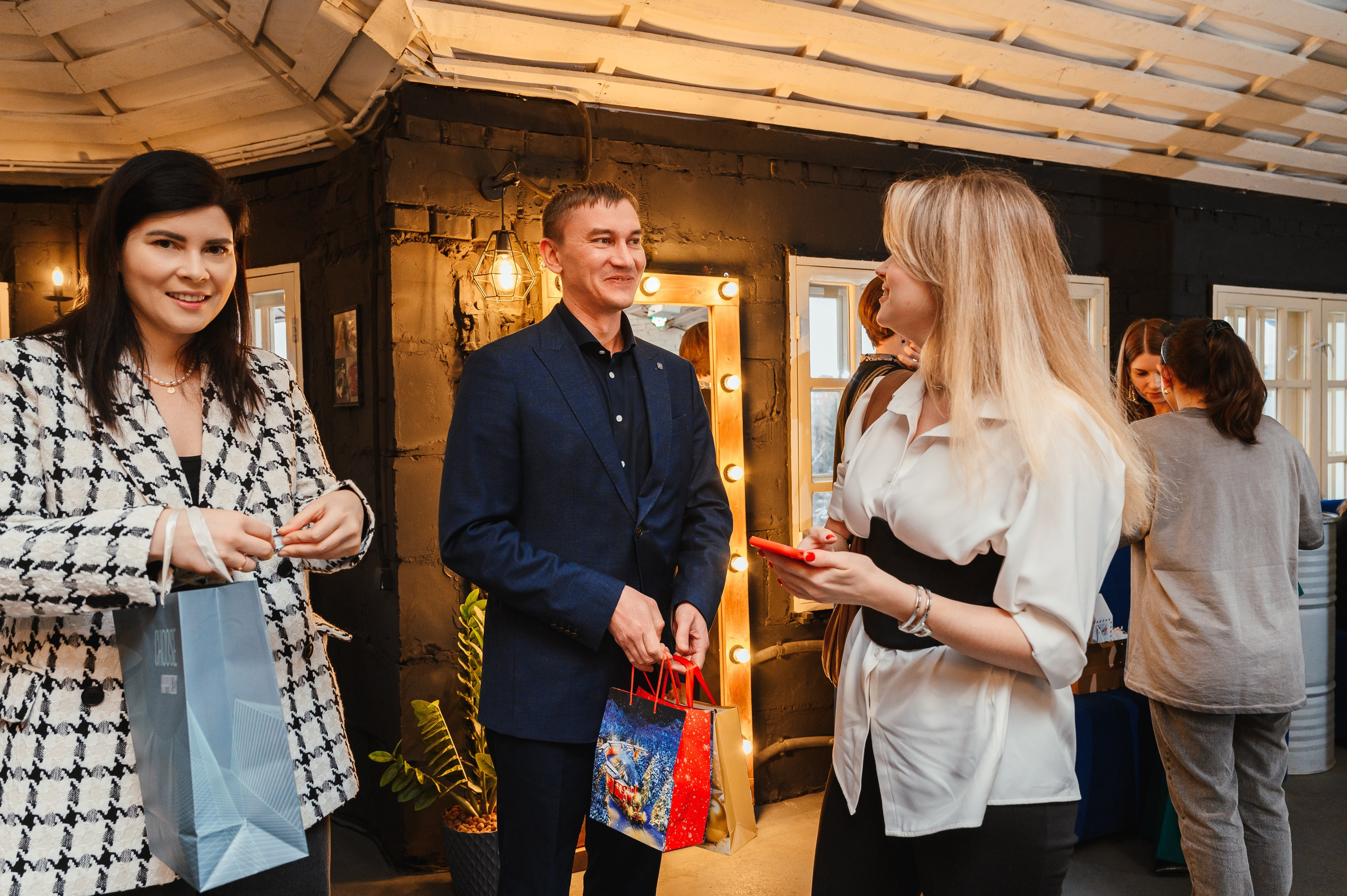 Новый год в клубе «Читалка». Свадебный и просто хороший фотограф в Челябинске