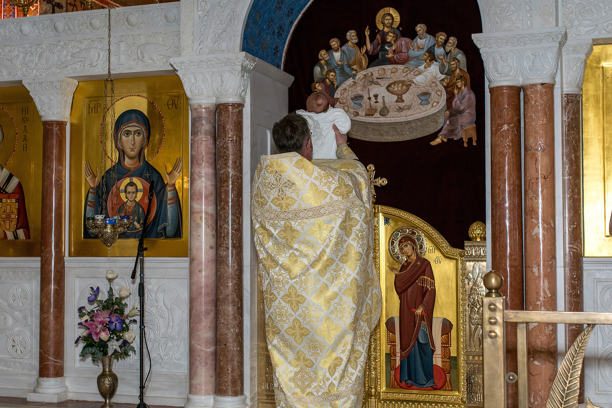 Крещение в храме Покрова Пресвятой Богородицы в Ясенево, Москва