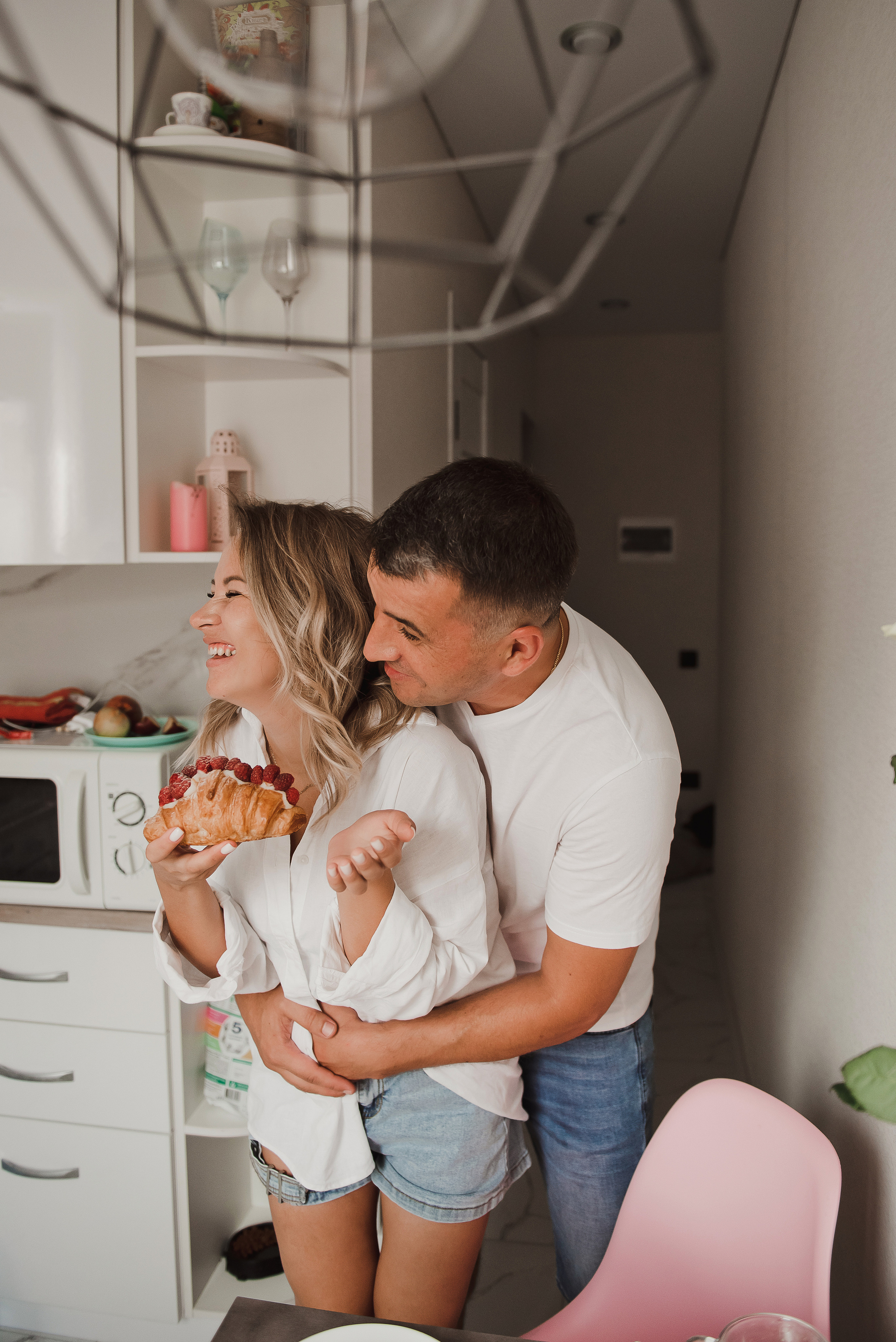 Женя и Лена. Домашняя фотосессия для двоих (и кота). Свадебный и семейный фотограф в Воронеже Алёна Пшеничная