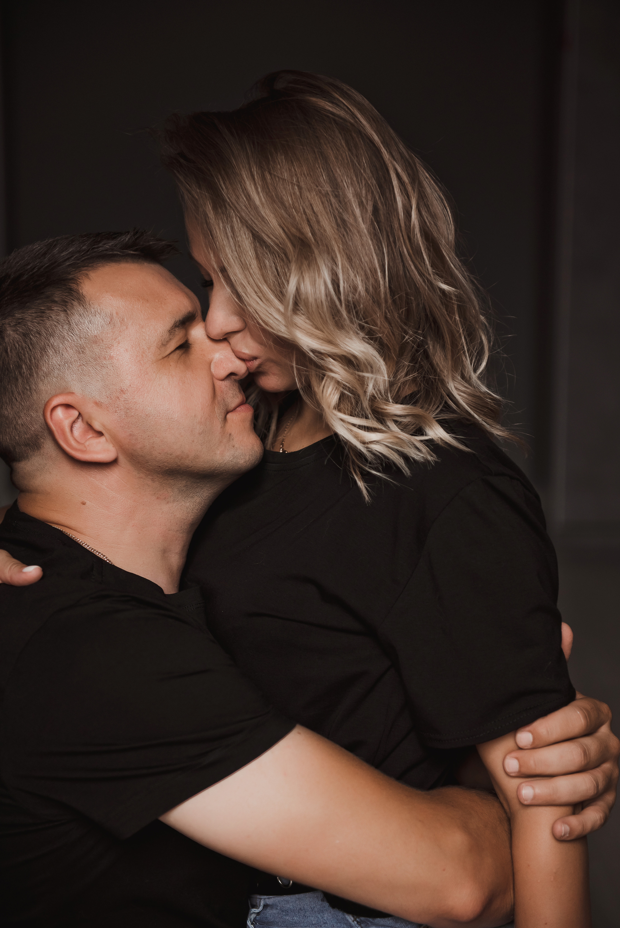 Женя и Лена. Домашняя фотосессия для двоих (и кота). Свадебный и семейный фотограф в Воронеже Алёна Пшеничная